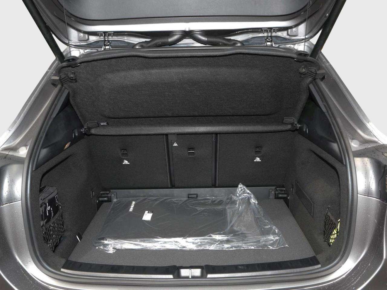 Mercedes-Benz GLA 220