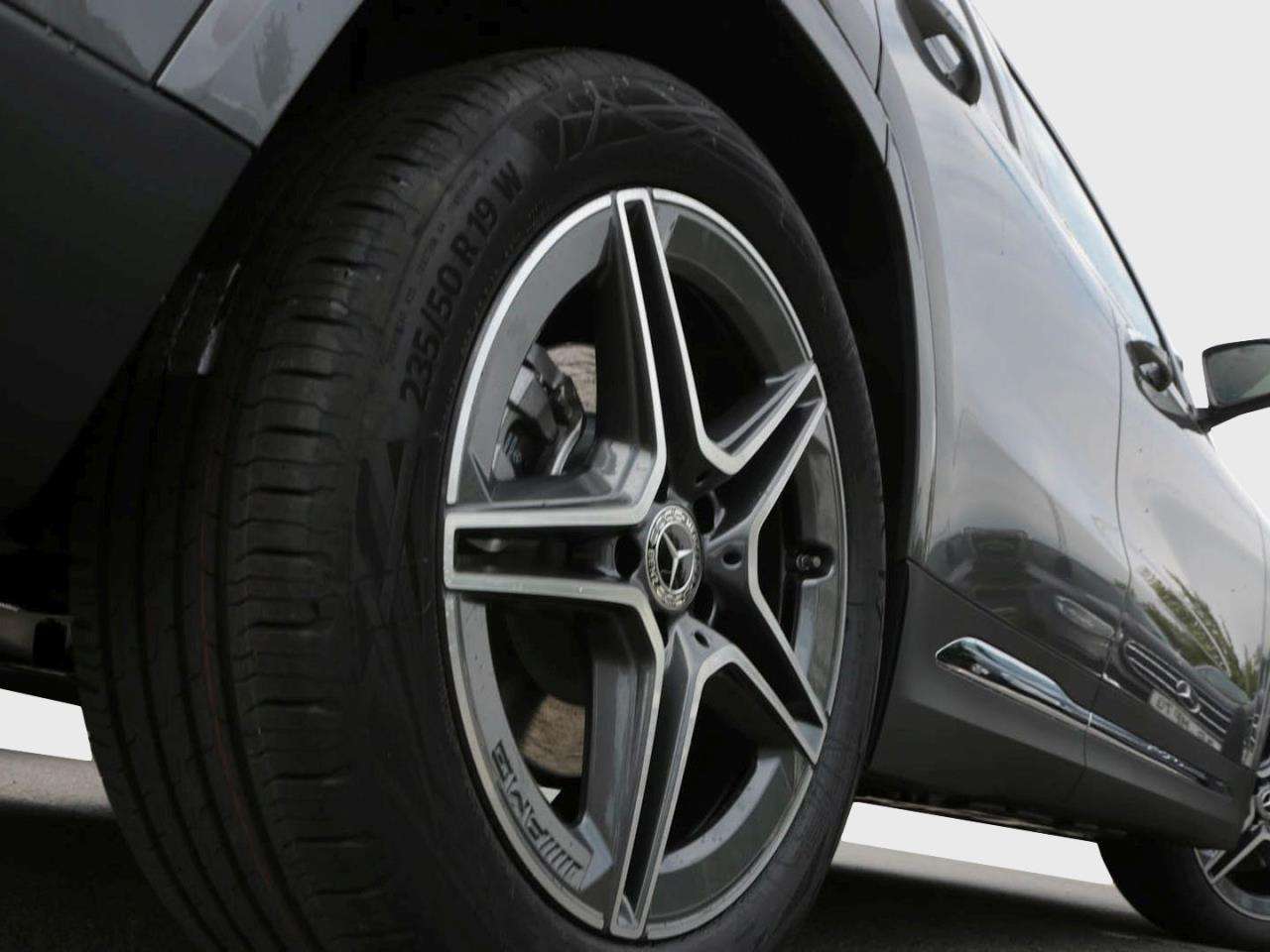 Mercedes-Benz GLA 220