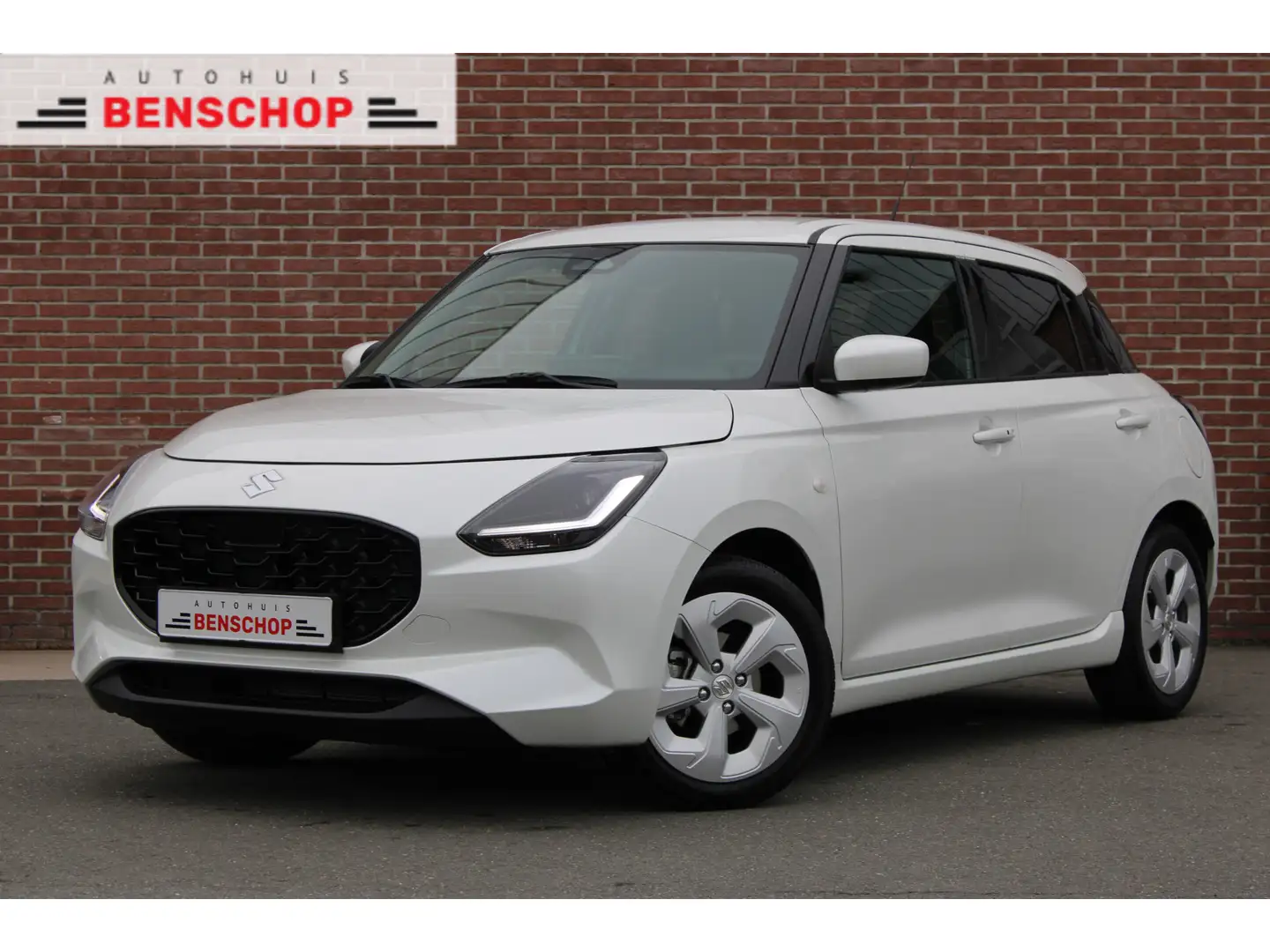 Suzuki Swift 1.2 83PK Smart Hybrid |LED|ACC|KEYLESS|CAMERA|CARP Weiß - 1