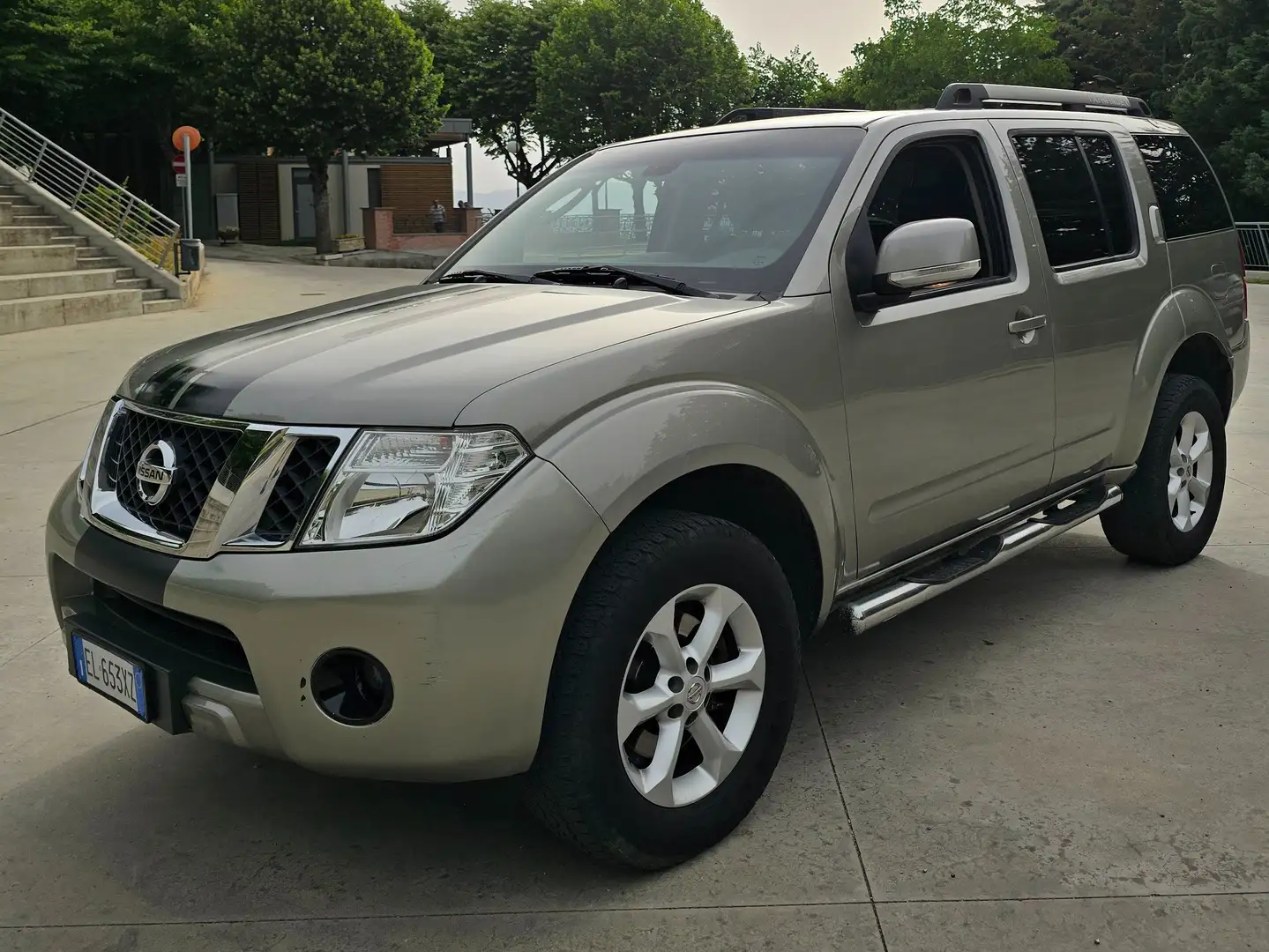 Nissan Pathfinder Pathfinder III 2010 2.5 dci XE Bronce - 1