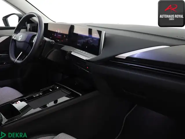 Opel Astra view 10