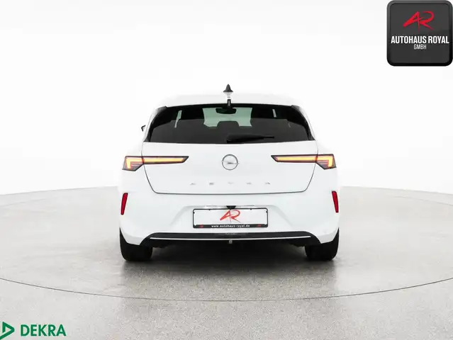 Opel Astra view 4