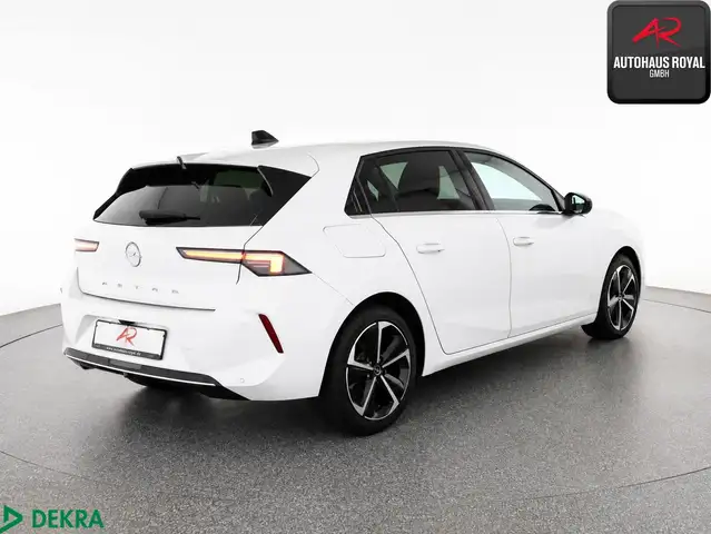 Opel Astra view 5