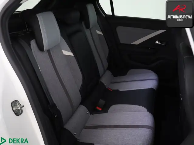 Opel Astra view 13