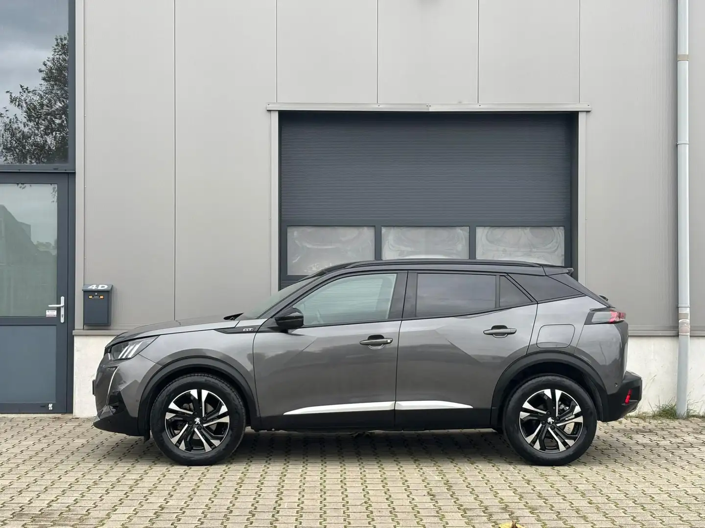 Peugeot 2008 1.2 PureTech GT AUTOMAAT Gris - 2