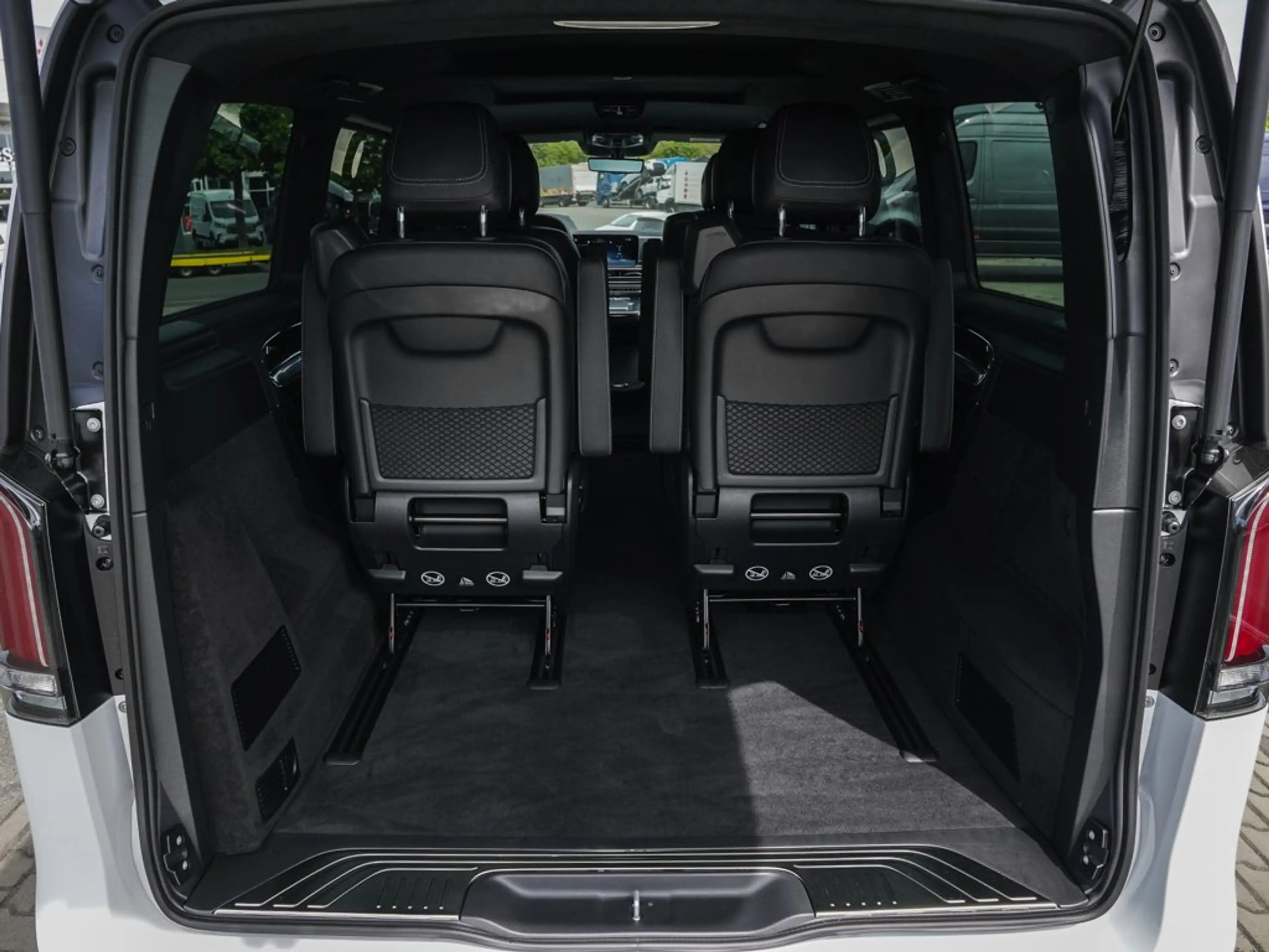 Mercedes-Benz V 300 d Exclusive 4x4 lang AIRMATIC Pano Standhzg — photo 7