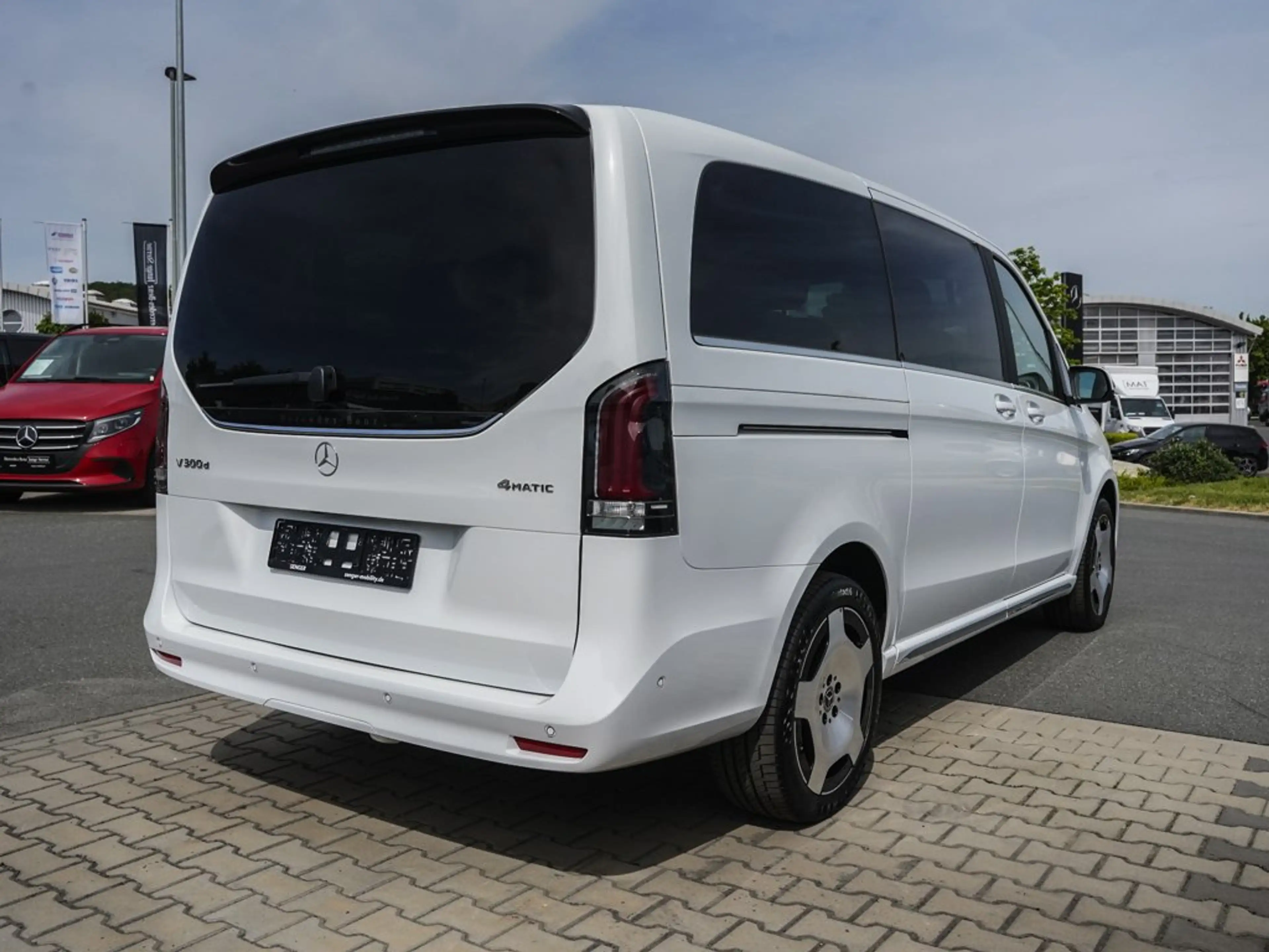 Mercedes-Benz V 300 d Exclusive 4x4 lang AIRMATIC Pano Standhzg — photo 3