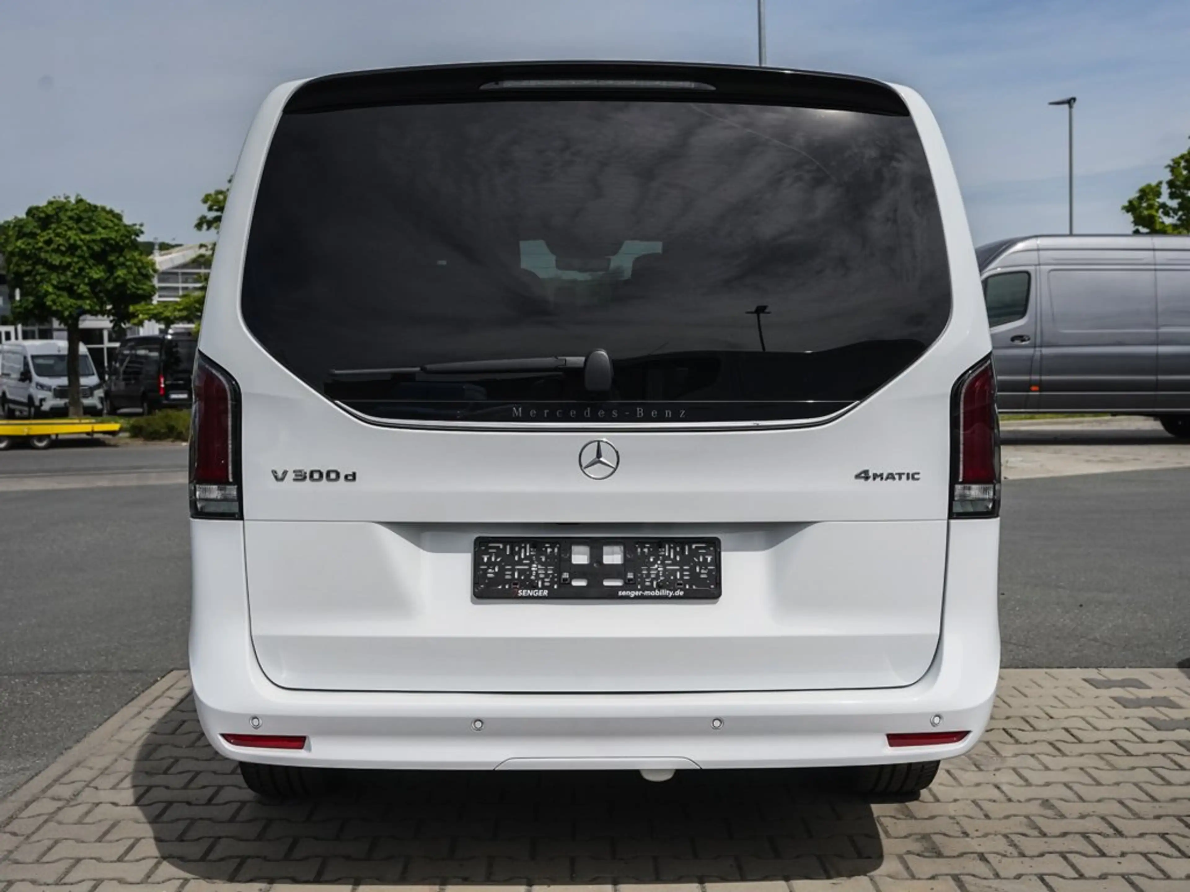 Mercedes-Benz V 300 d Exclusive 4x4 lang AIRMATIC Pano Standhzg — photo 6