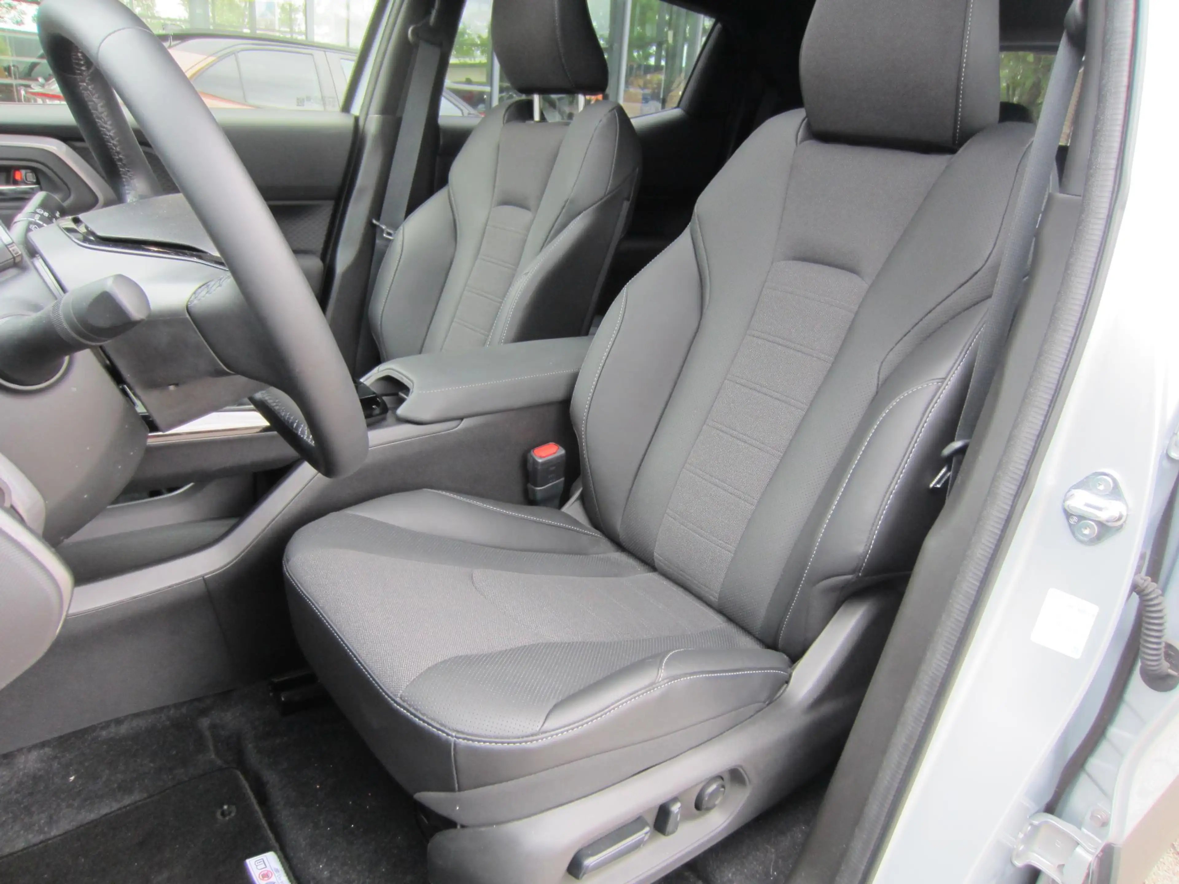 Toyota Urban Cruiser Executive 61 kWh All Seasons Panoramadak — photo 5