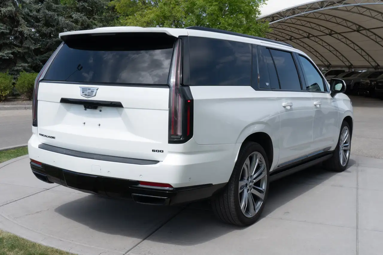 Cadillac Escalade снимка Cadillac Escalade