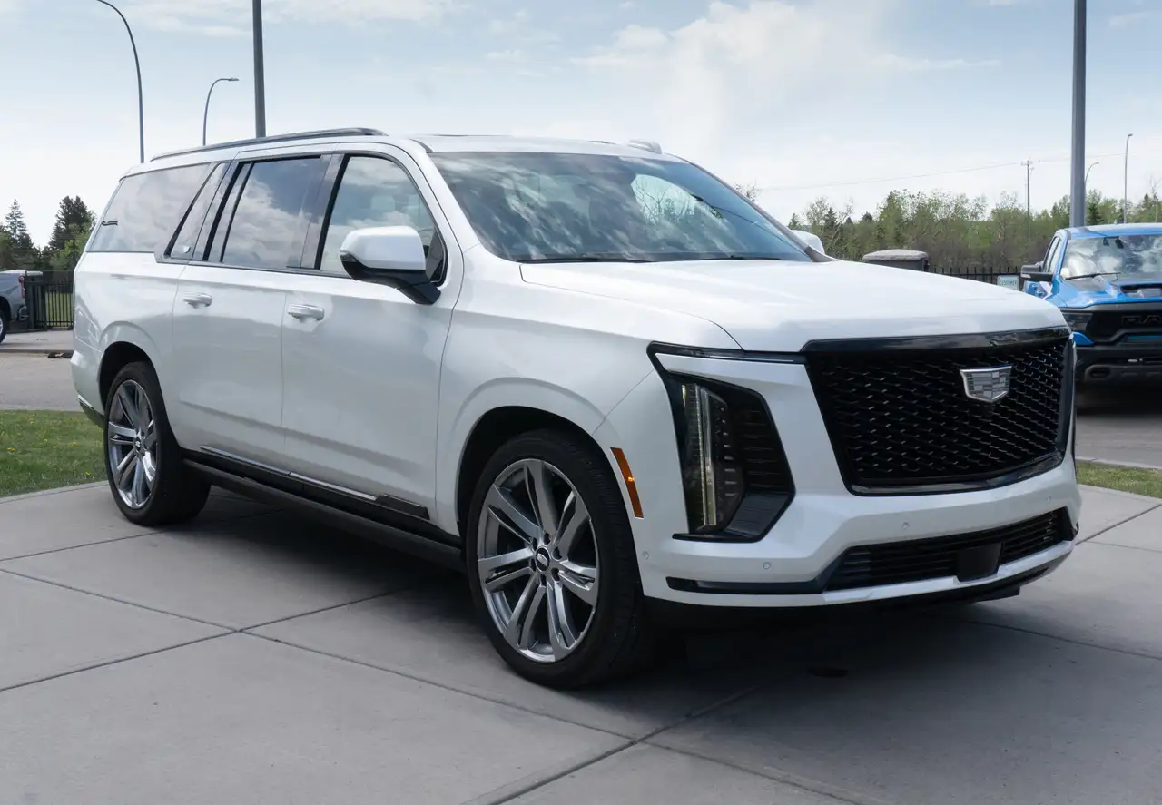 Cadillac Escalade снимка Cadillac Escalade