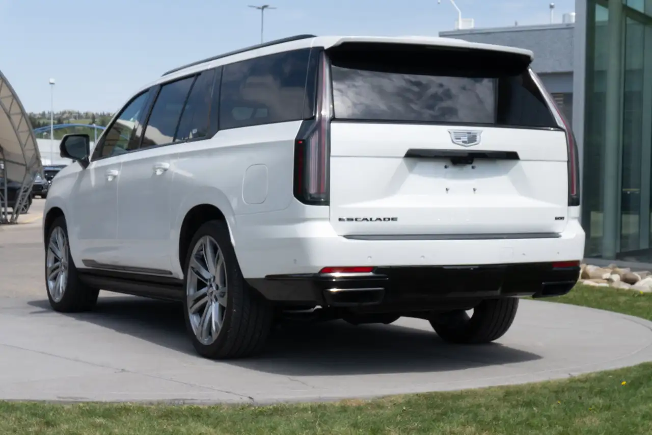 Cadillac Escalade снимка Cadillac Escalade