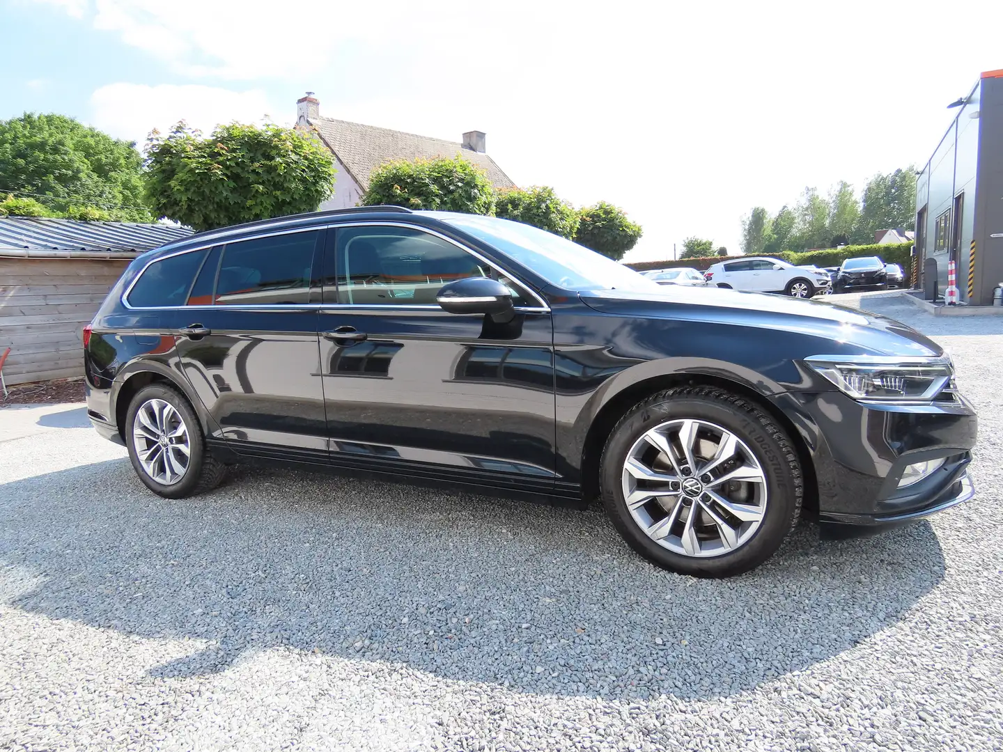 Volkswagen Passat Variant SW 2.0 TDi SCR Styl Business DSG 12300eur +BTW/TVA Schwarz - 2