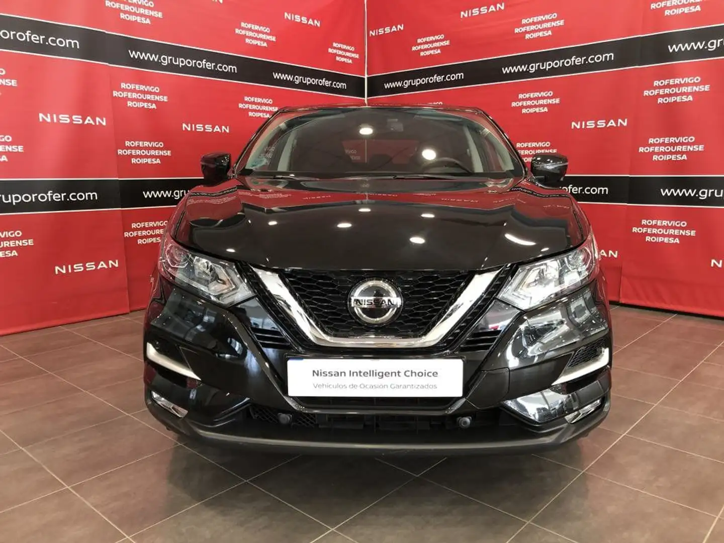 Nissan Qashqai 1.3 DIG-T N-Connecta 4x2 103kW Zwart - 2