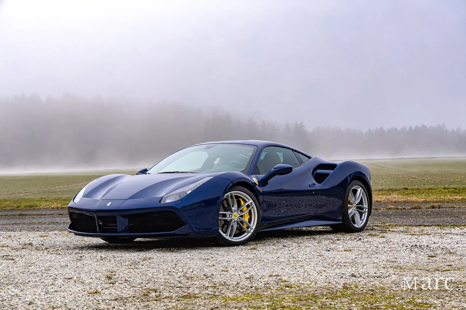 Ferrari 488 GTB / Lift /Daytona Seats/ Carbon-LED / adap Light Blau - 1
