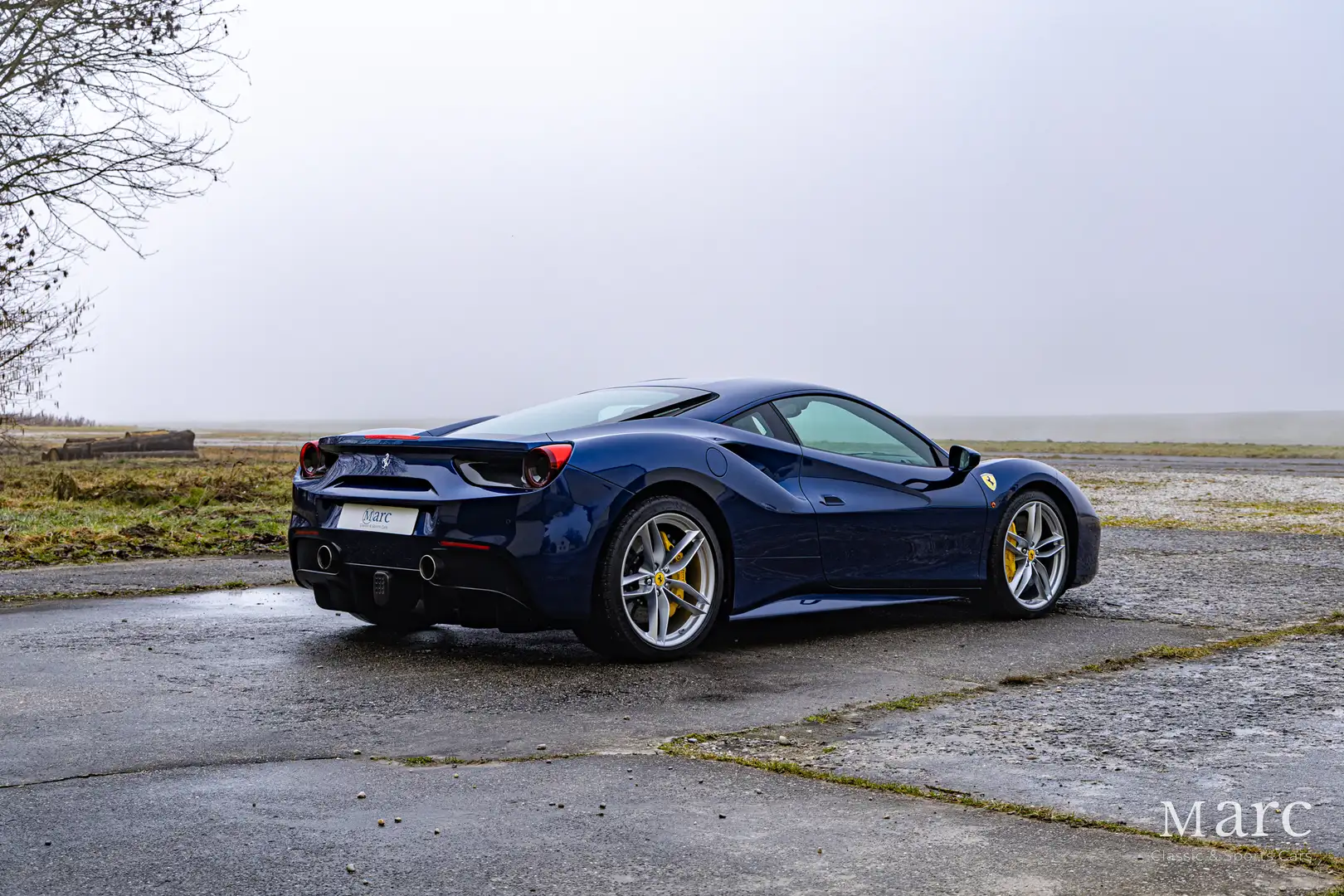 Ferrari 488 GTB / Lift /Daytona Seats/ Carbon-LED / adap Light Blau - 2