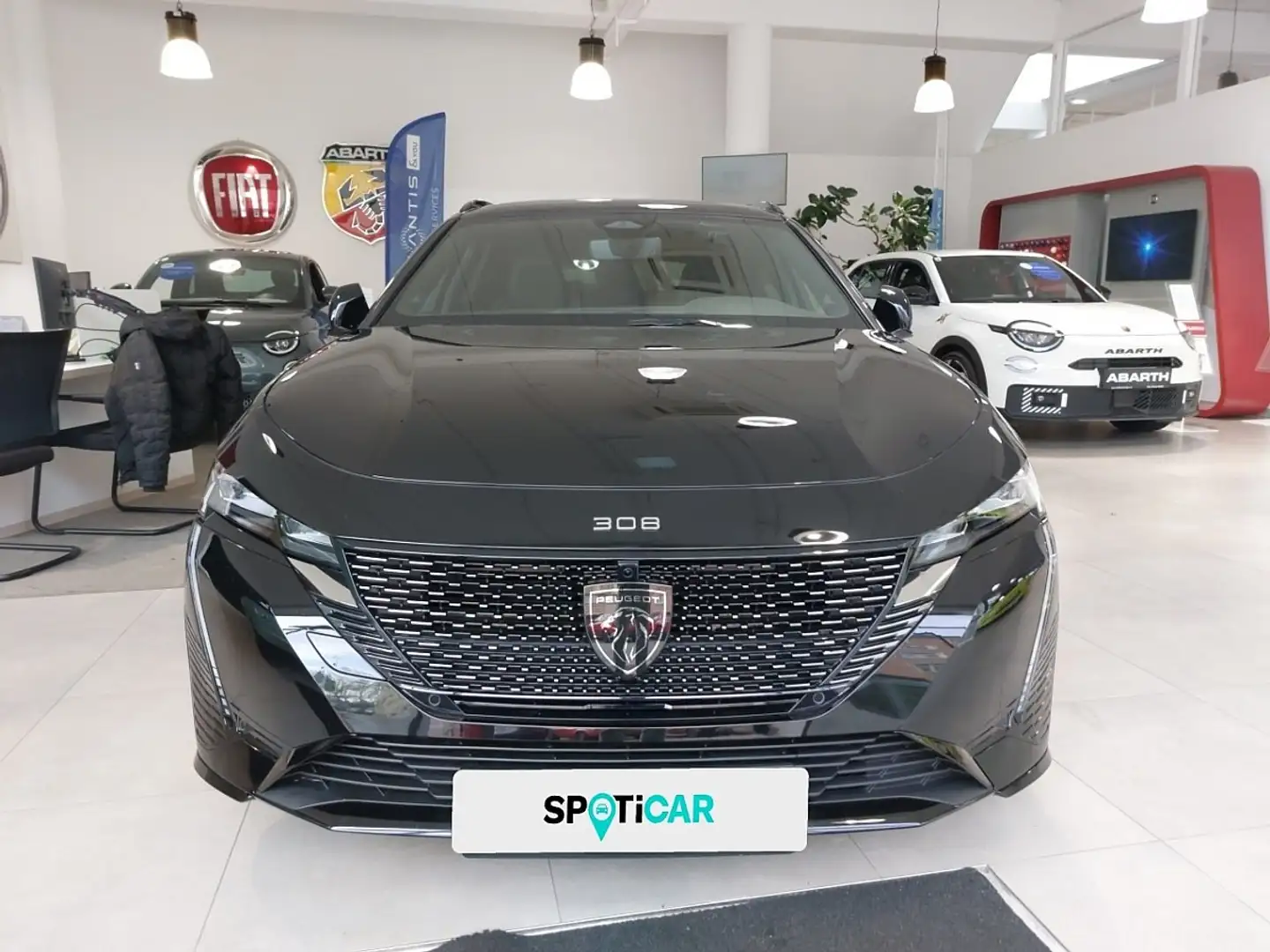 Peugeot 308 SW Hybrid 145 e-DSC6 GT Schwarz - 2