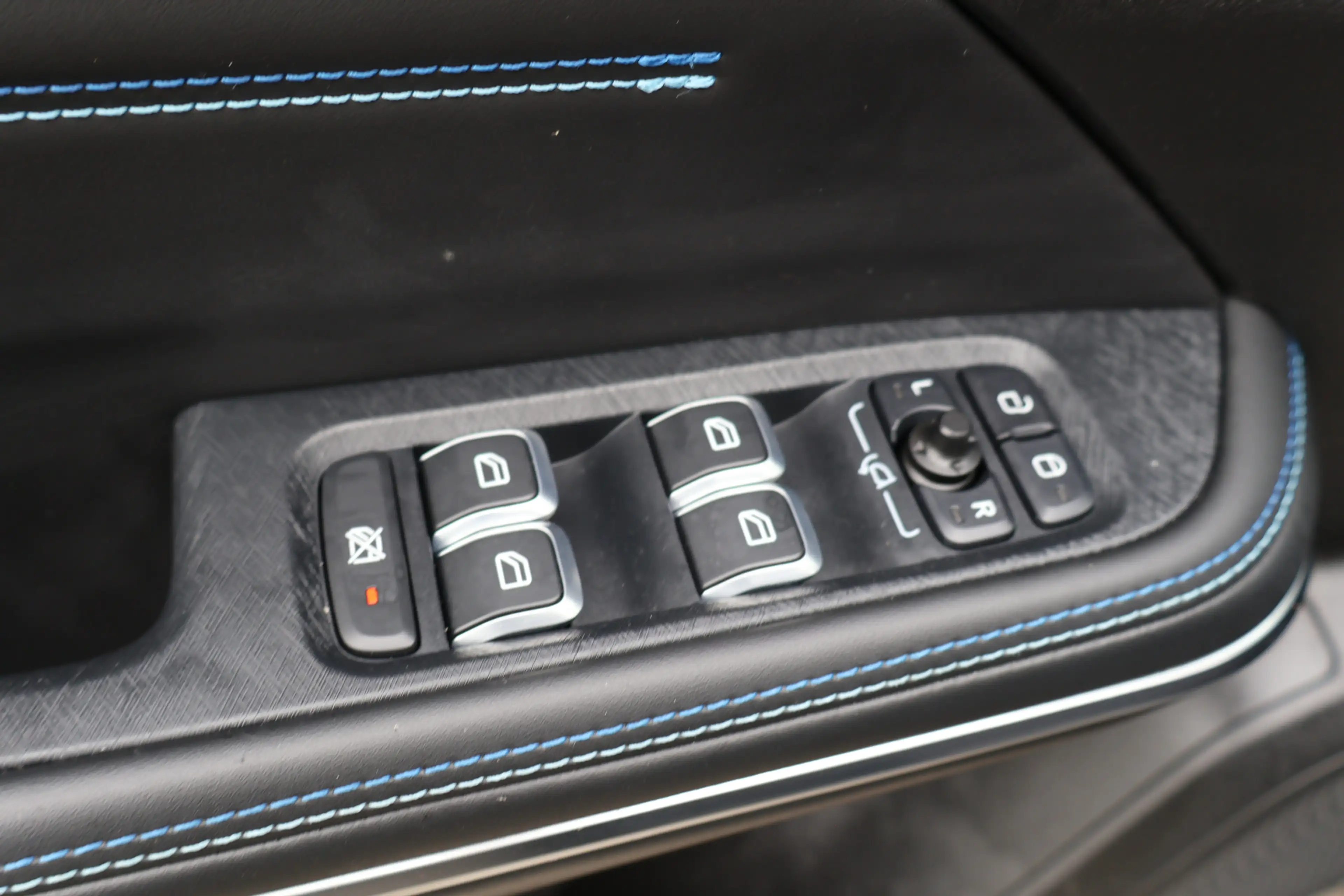 Lynk & Co 01 1.5 PHEV, Pano, 360 Camera, — photo 12