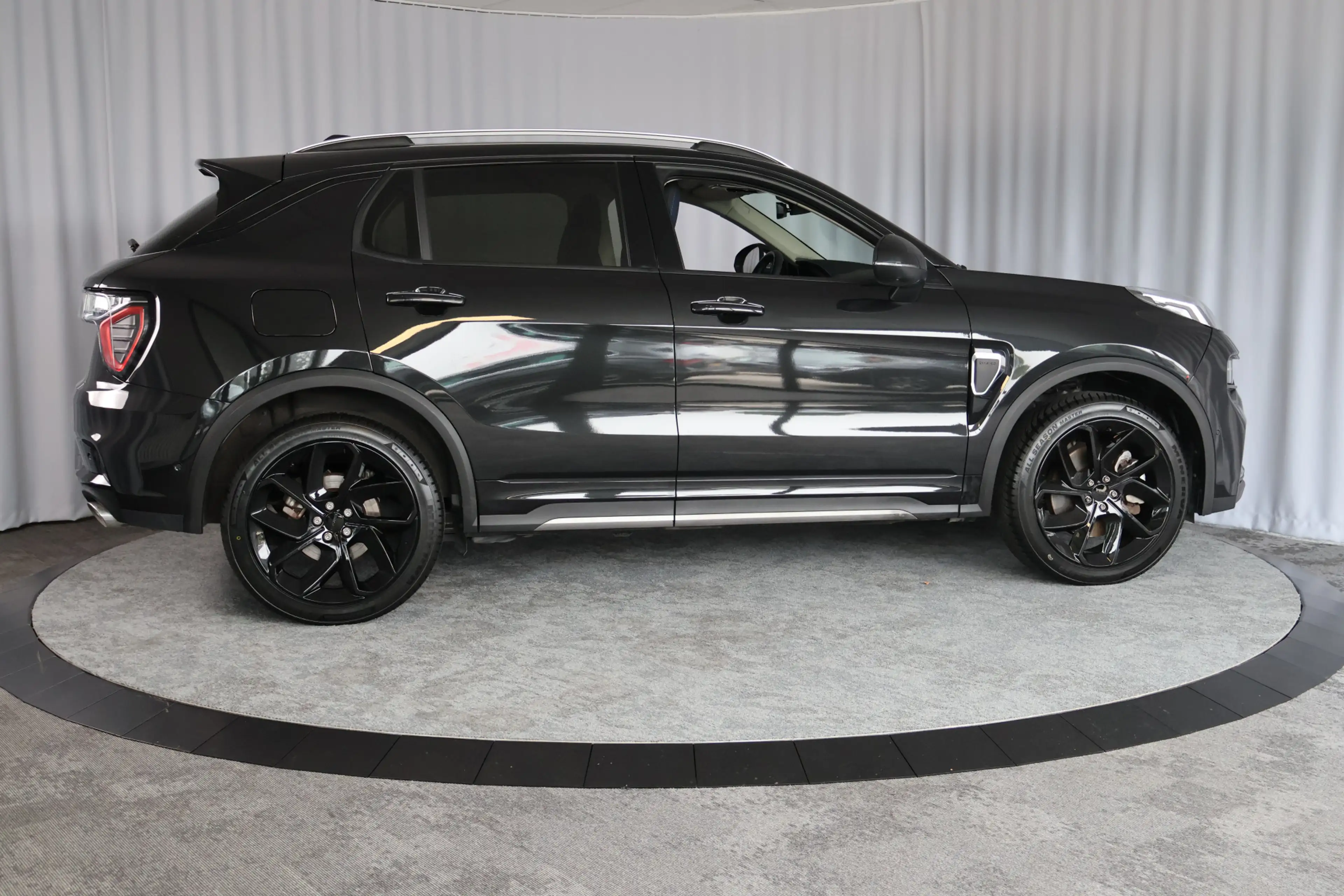 Lynk & Co 01 1.5 PHEV, Pano, 360 Camera, — photo 28