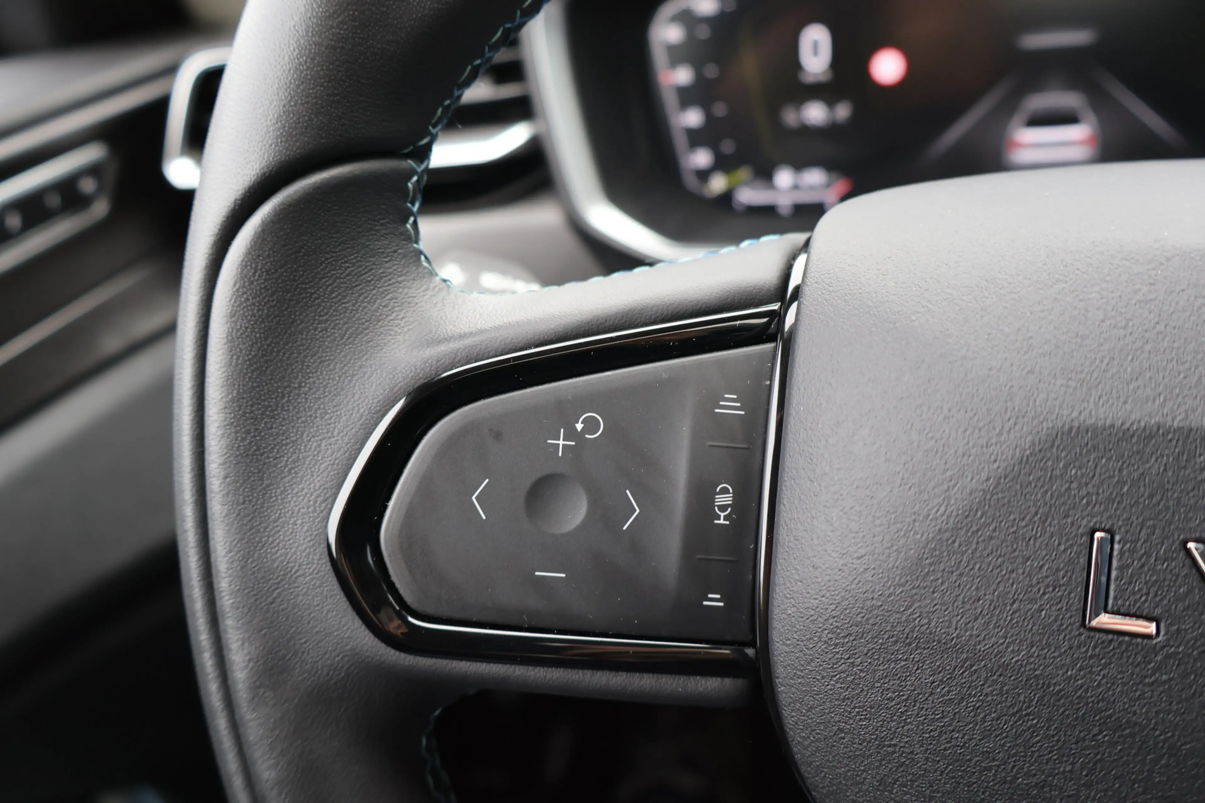 Lynk & Co 01 1.5 PHEV, Pano, 360 Camera, — photo 17