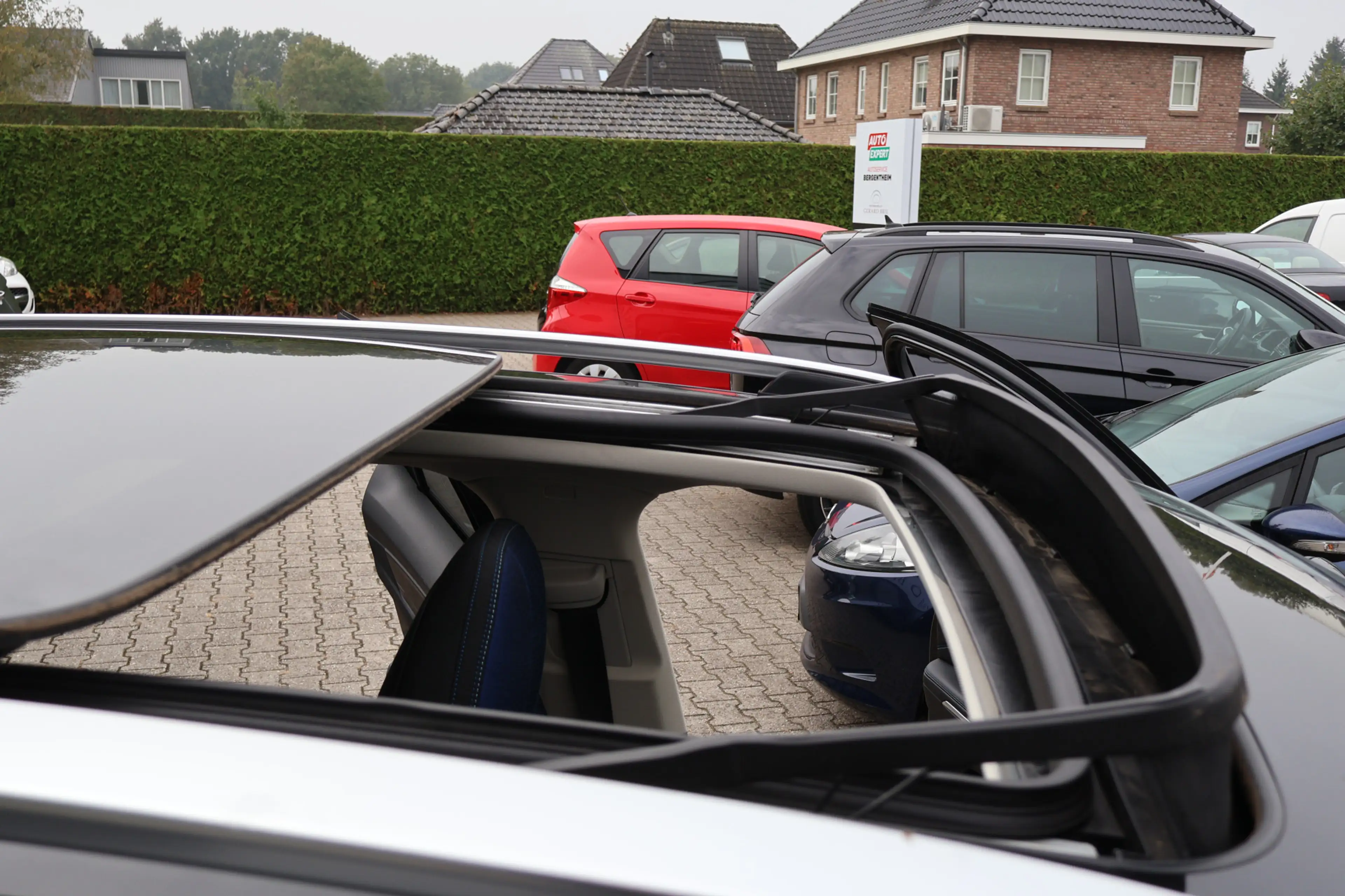 Lynk & Co 01 1.5 PHEV, Pano, 360 Camera, — photo 11