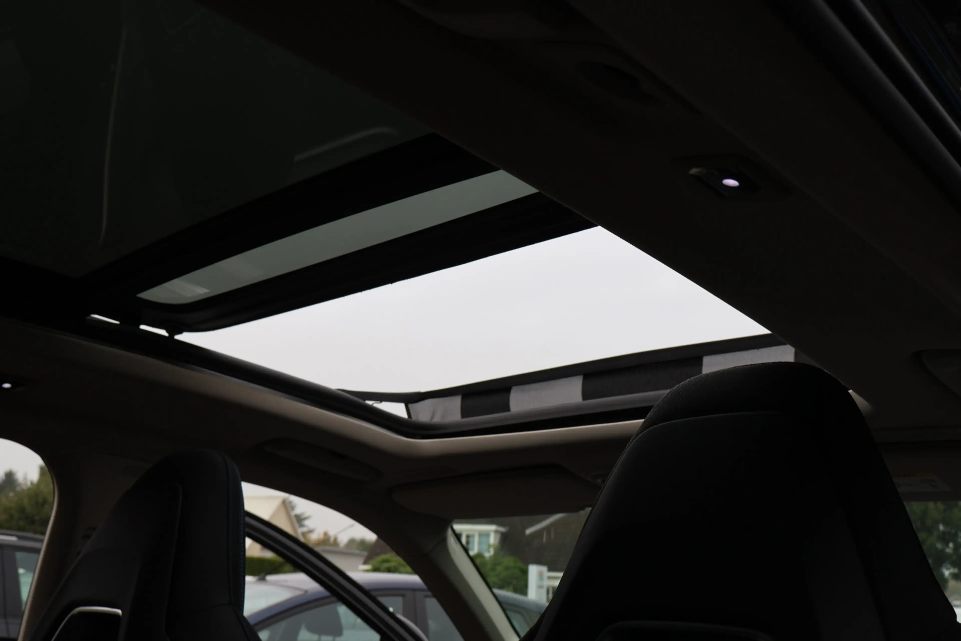 Lynk & Co 01 1.5 PHEV, Pano, 360 Camera, — photo 9