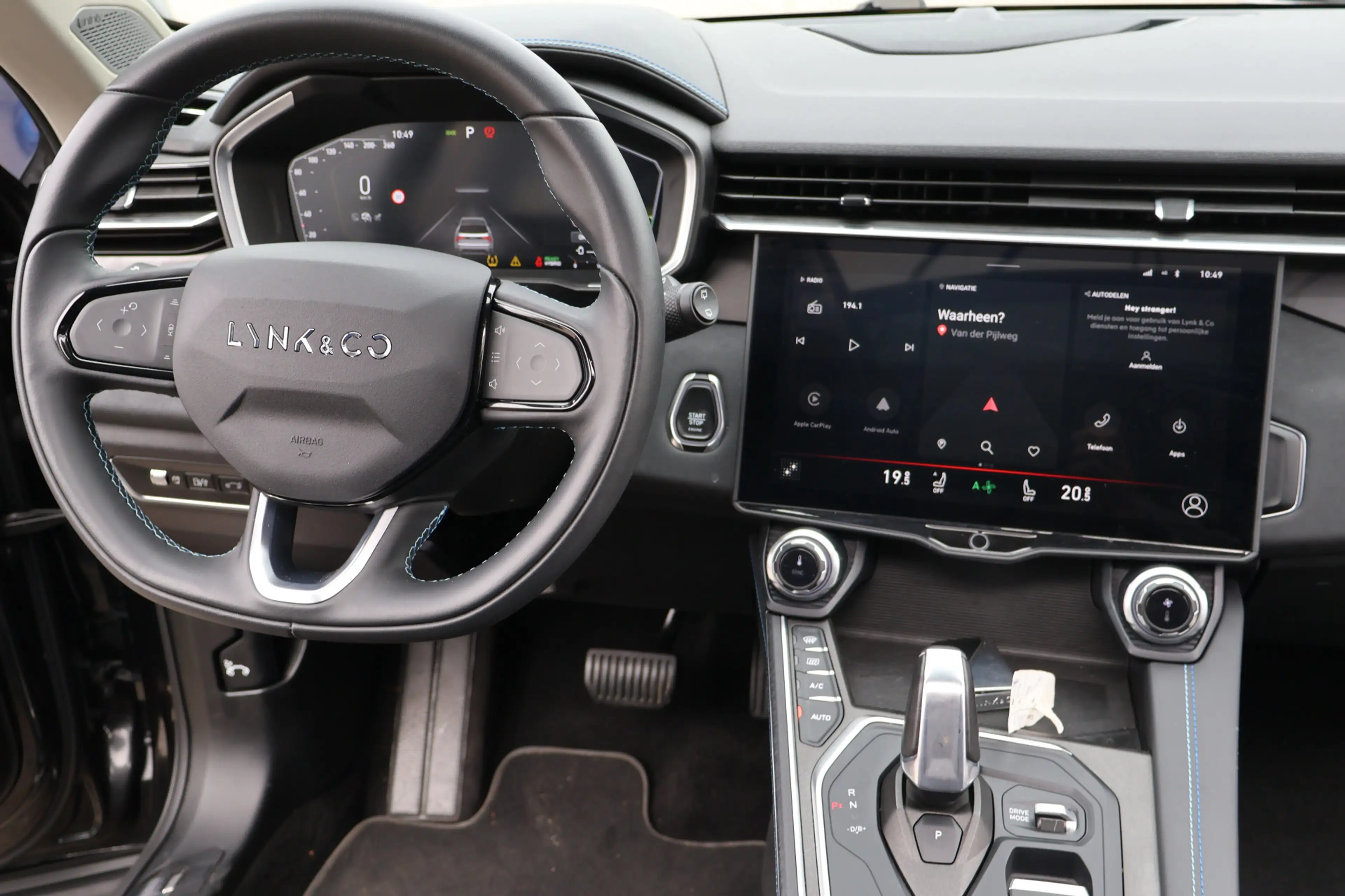 Lynk & Co 01 1.5 PHEV, Pano, 360 Camera, — photo 5