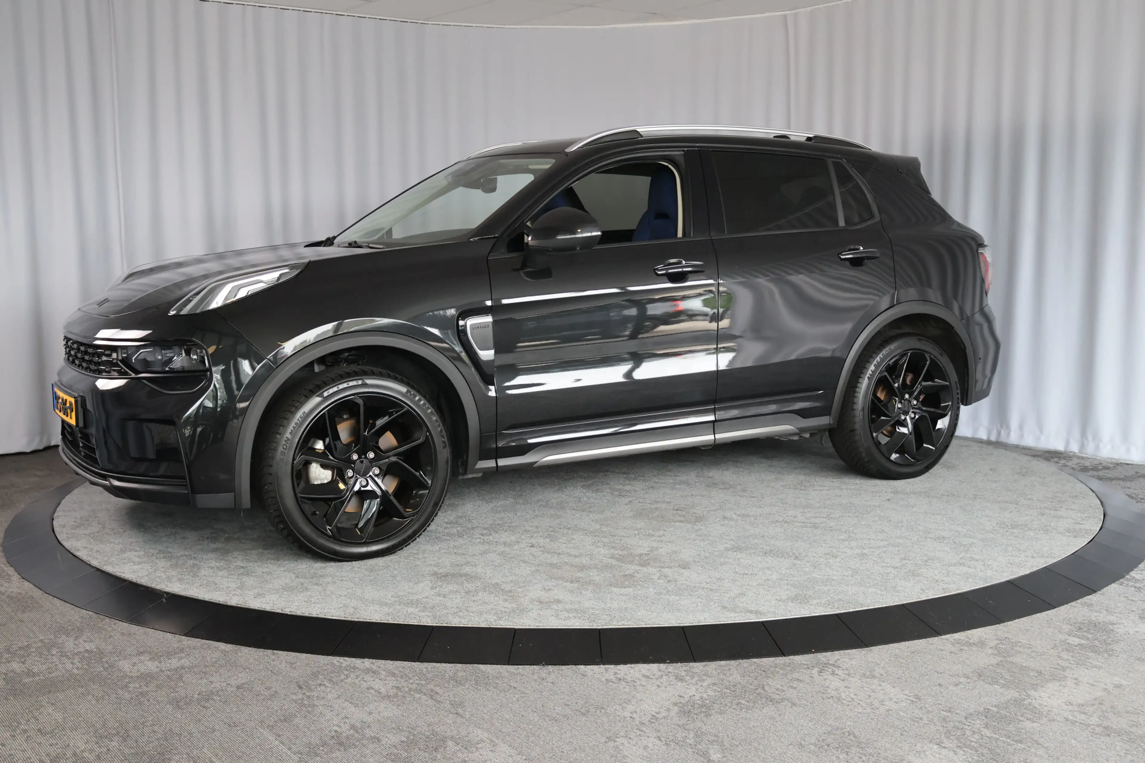 Lynk & Co 01 1.5 PHEV, Pano, 360 Camera, — photo 38