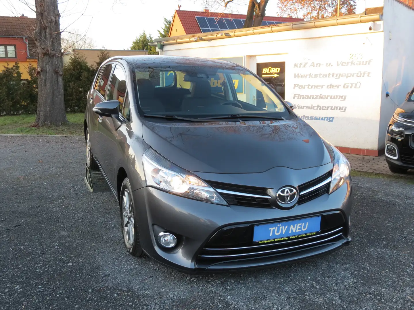 Toyota Verso Edition-S Automatik!!SR+WR!! Navi!! TOP! Grau - 1