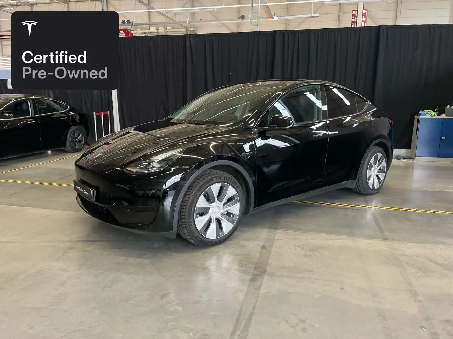 Tesla Model Y Rear-Wheel Drive "Certified Pre-Owned" Schwarz - 1
