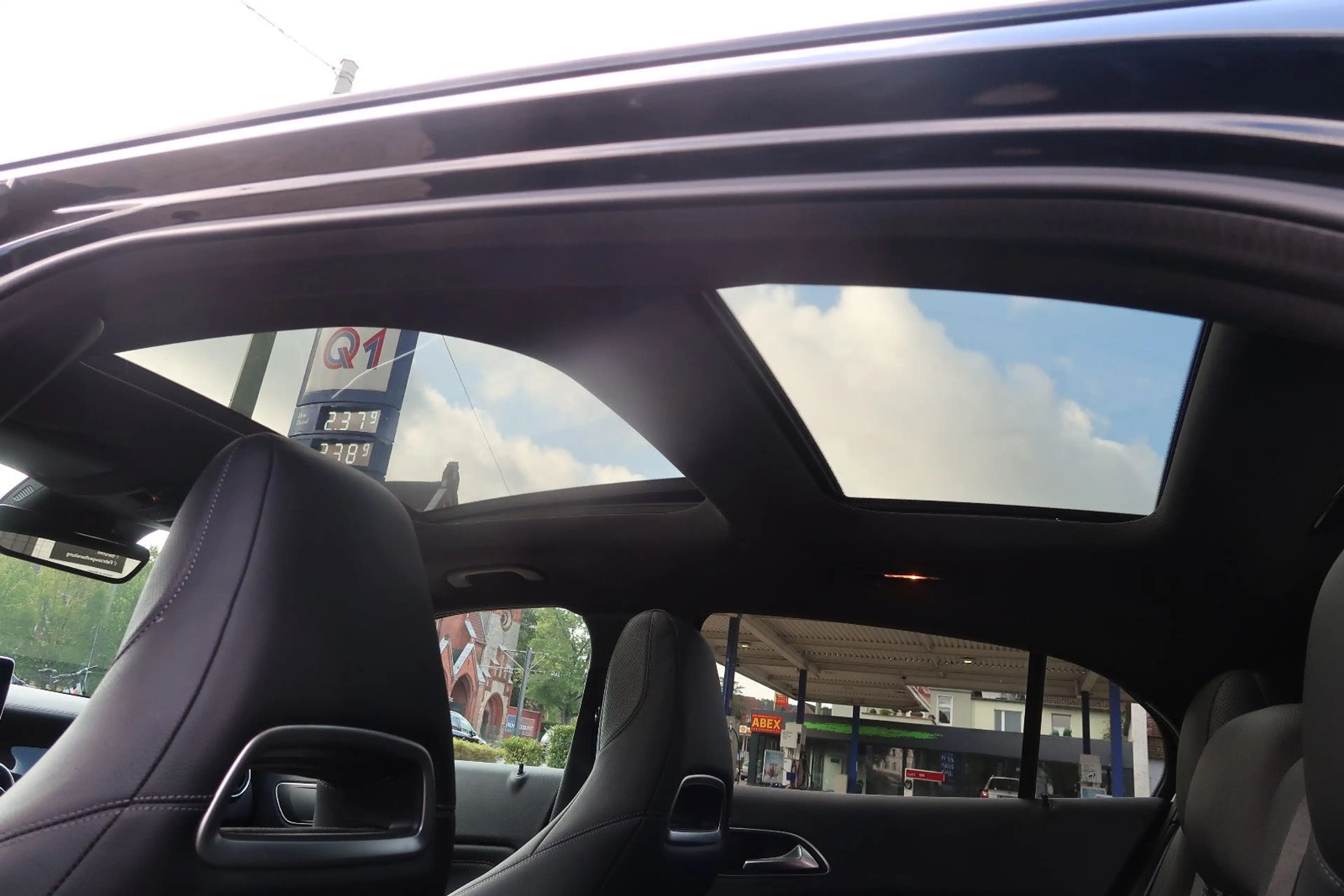 Mercedes-Benz GLA 45 AMG 4Matic *PANORAMA *LEDER *KAMERA — photo 13