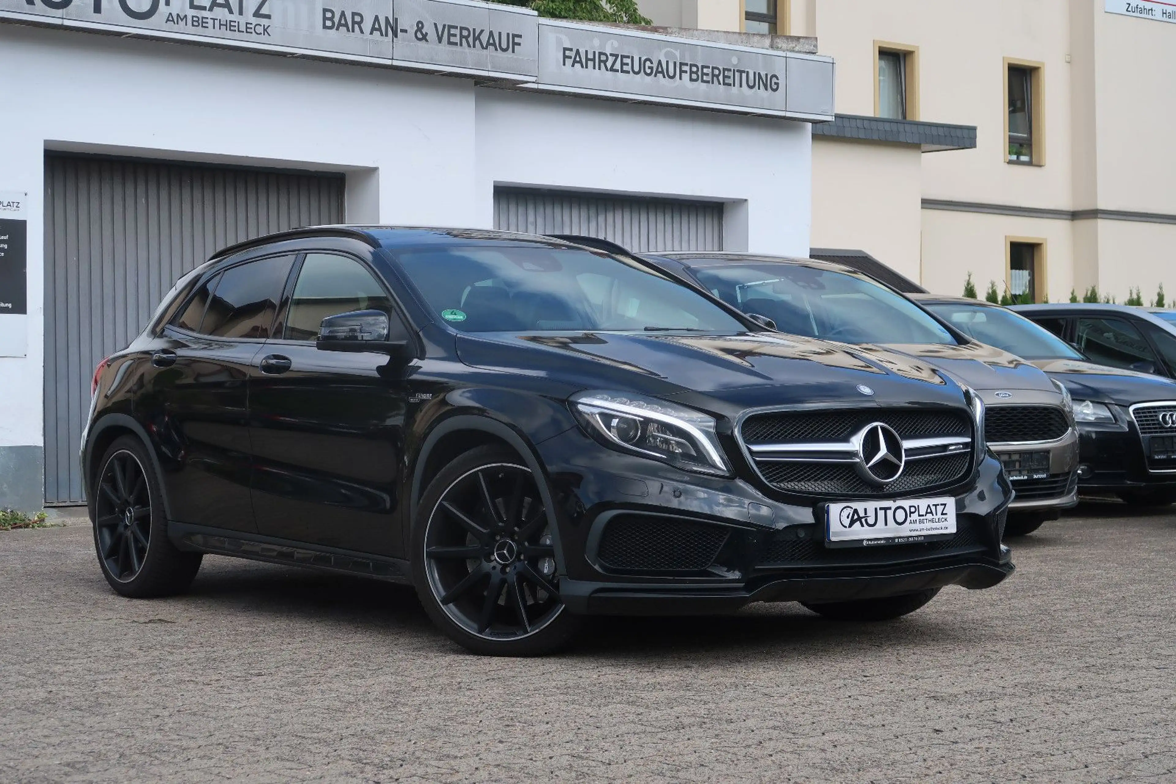 Mercedes-Benz GLA 45 AMG 4Matic *PANORAMA *LEDER *KAMERA