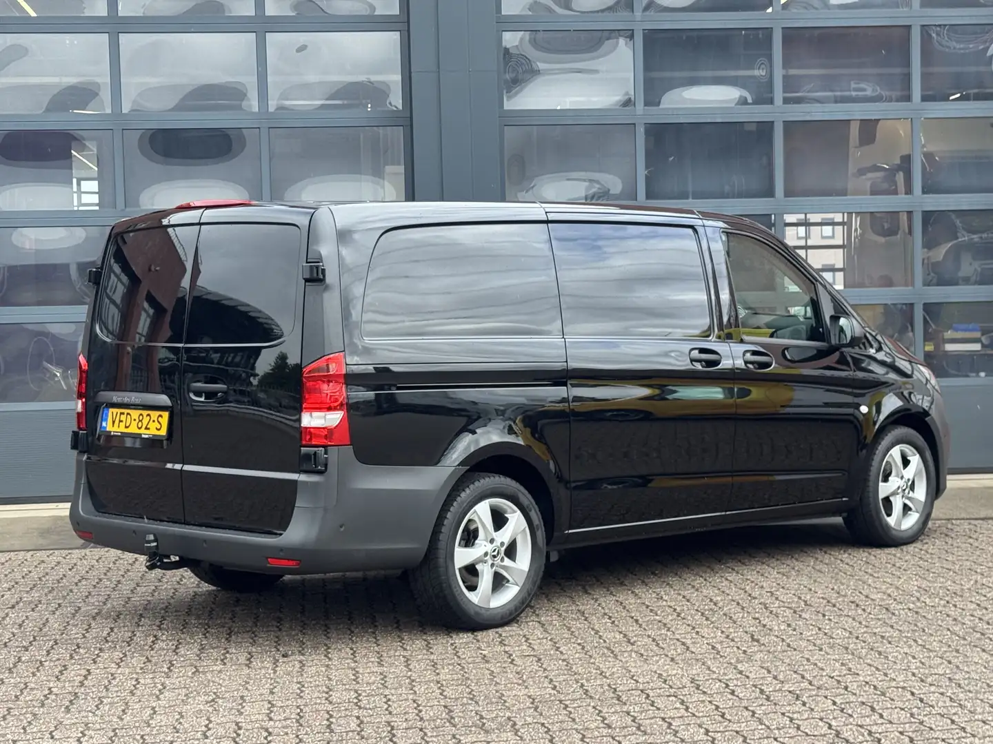 Mercedes-Benz Vito 110 L | Airco | Cruise | 3-zits | Park sens. V+A. Noir - 2