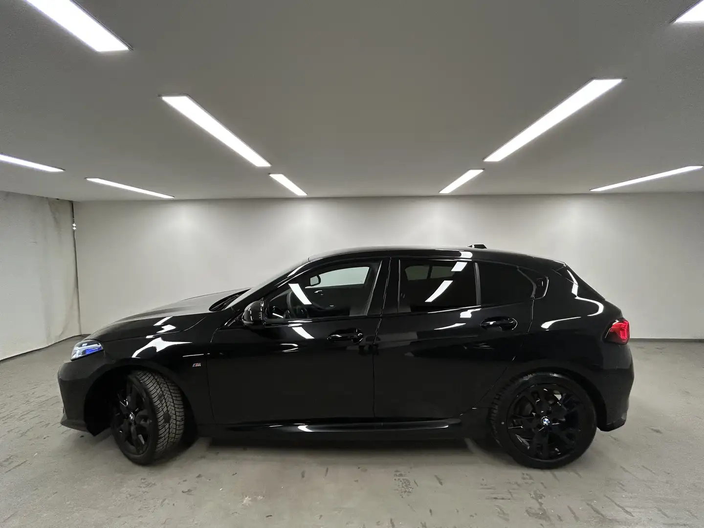 BMW 120 Hatch M Sportpaket F70 Head-Up Harman/Kardon LED P Schwarz - 2