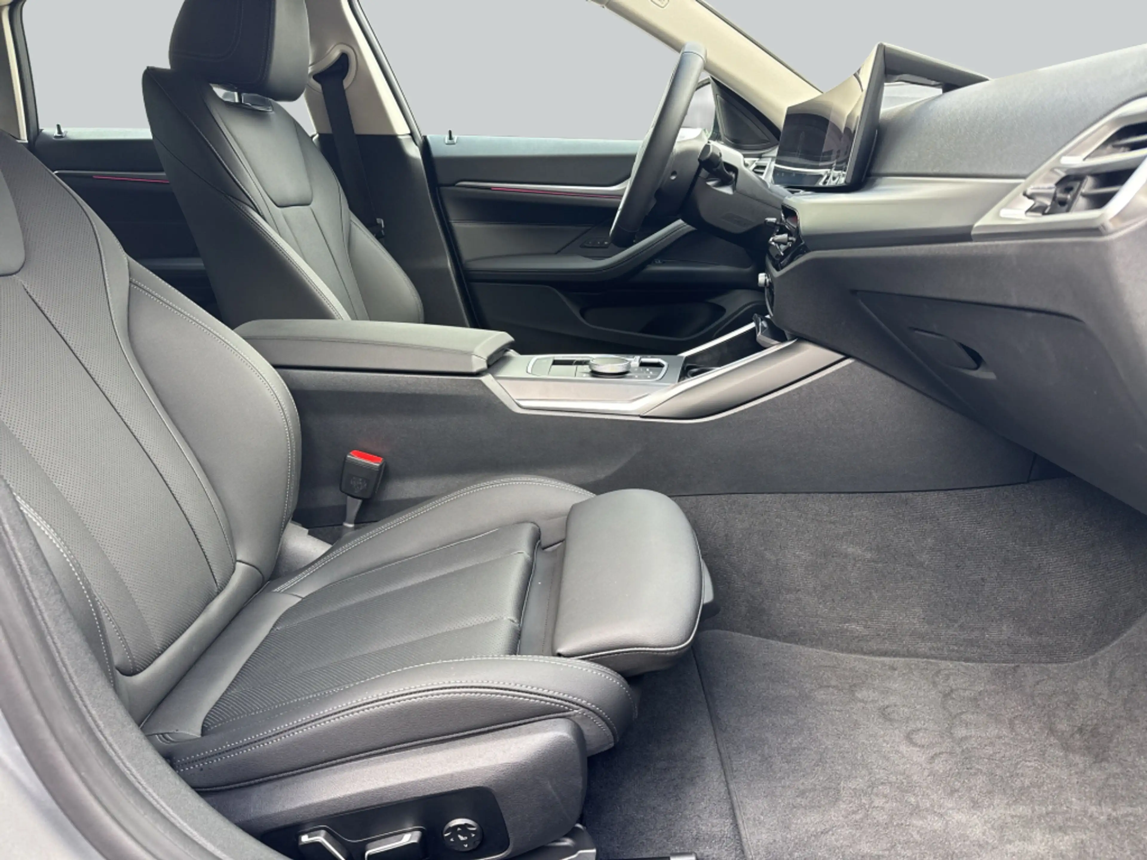 BMW i4 eDrive35 Gran Coupe LED HiFi Nav SHZ — photo 14