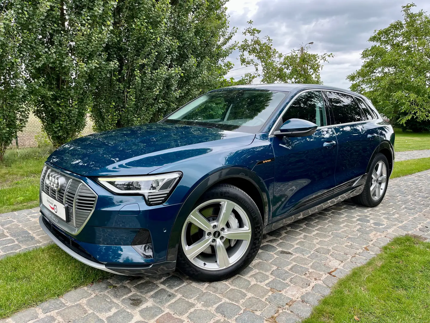 AUDI E-tron