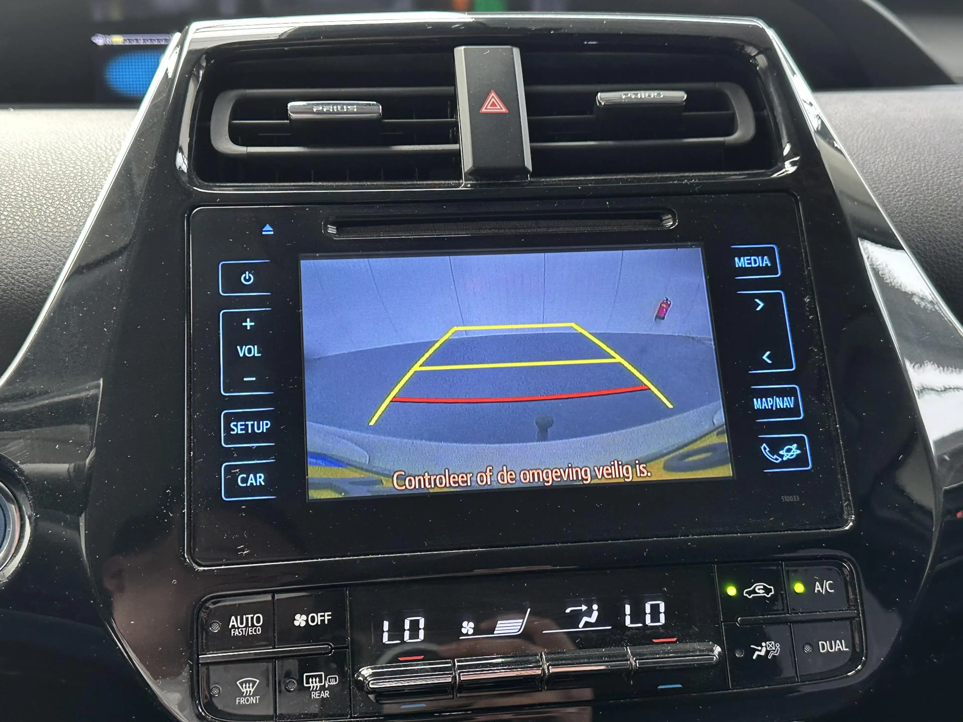 Toyota Prius 1.8 Executive — photo 15