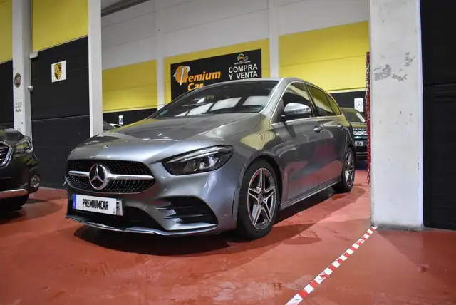 Mercedes-Benz B 180 180d 7G-DCT