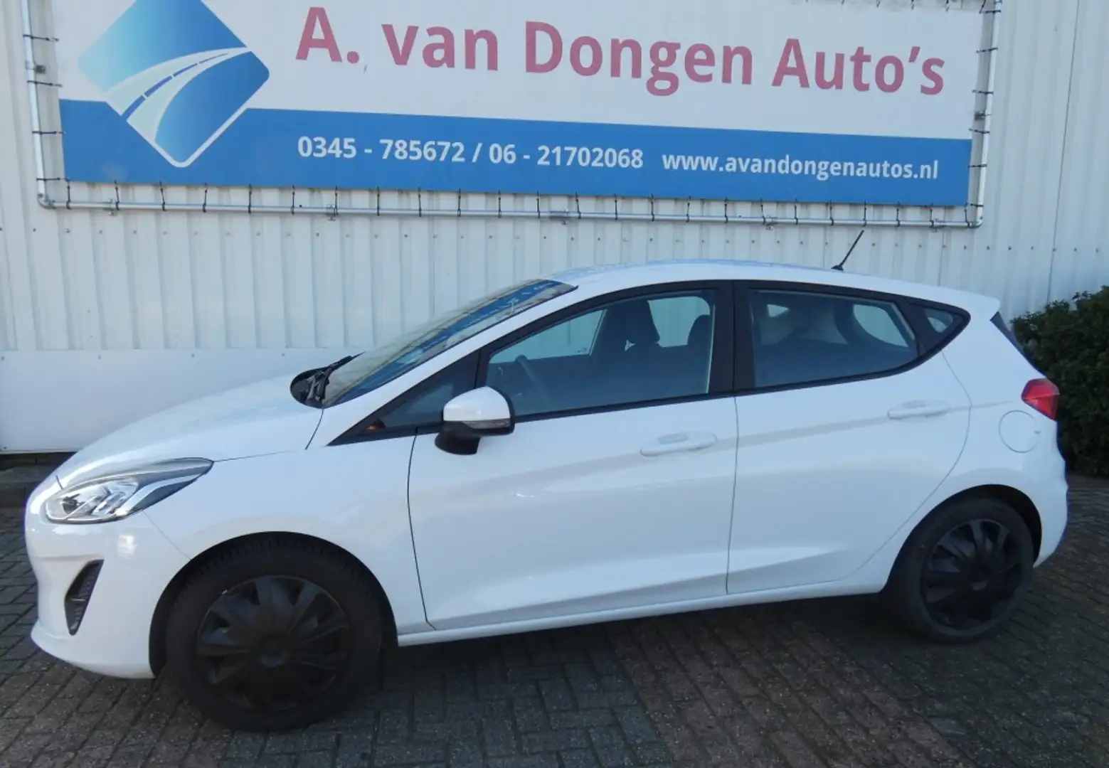Ford Fiesta 1.1 TREND,Airci,Bltooth,Lane Ass,APK 17-7-27 Blanc - 1