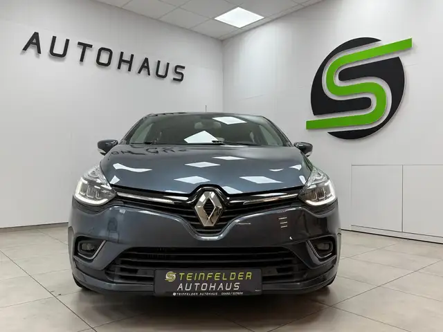 Renault Clio view 2