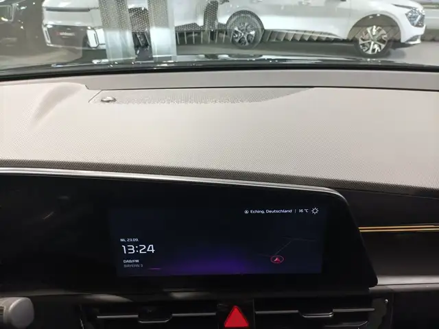 Kia E-Niro view 11