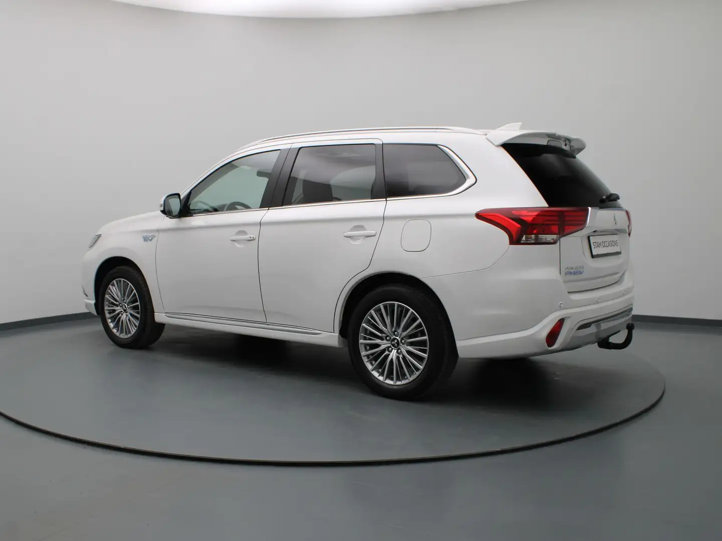 Mitsubishi Outlander PHEV Intense+ 225pk LPG-G3 360° Camera | Parkeerse Wit - 2