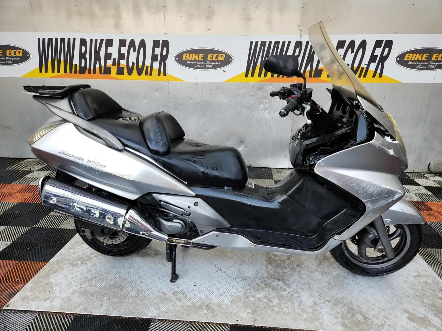 Honda Silver Wing Grijs - 1