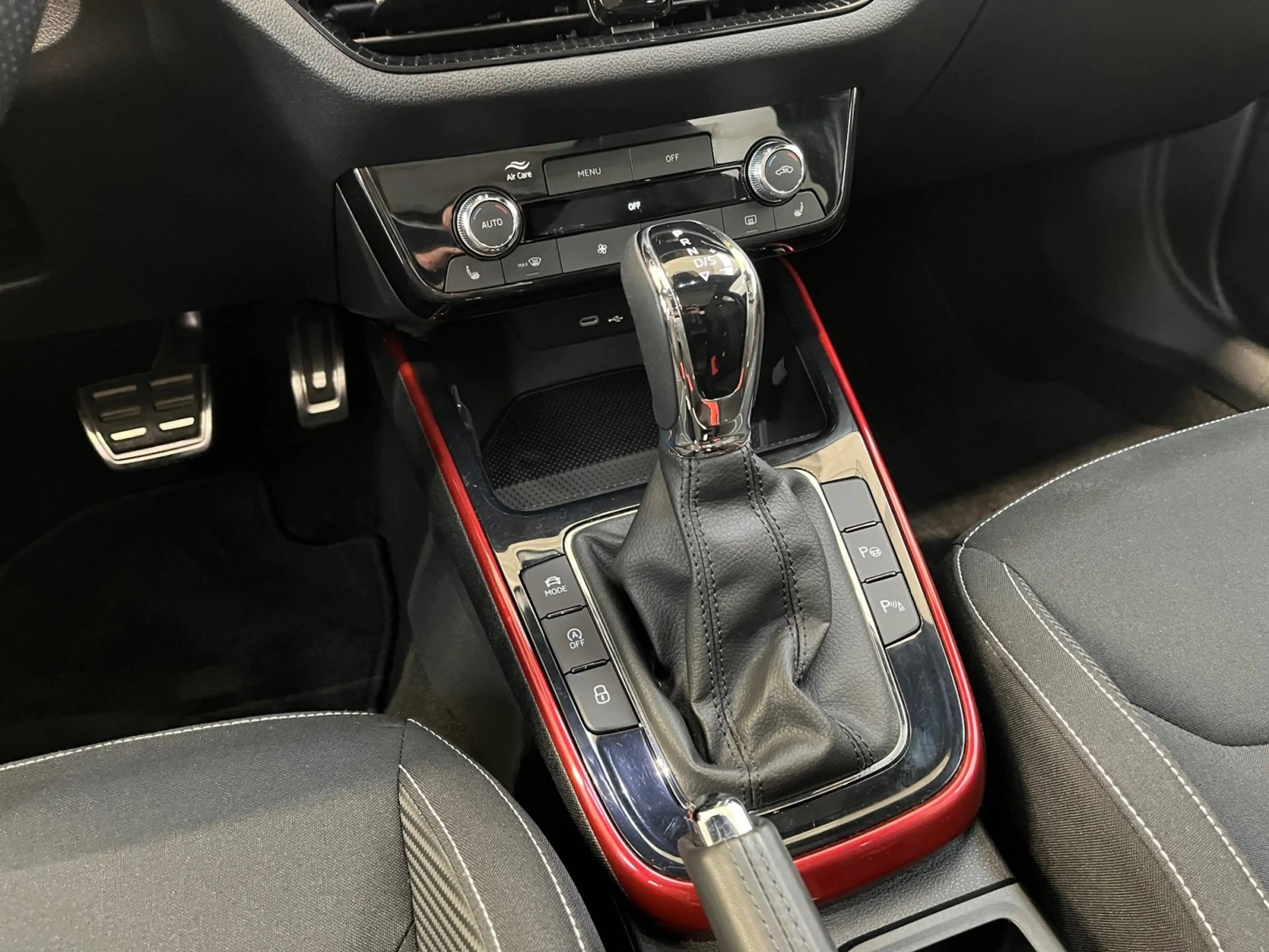 Skoda Fabia Monte Carlo 1.0TSI DSG Kamera SmartLink LED — photo 11