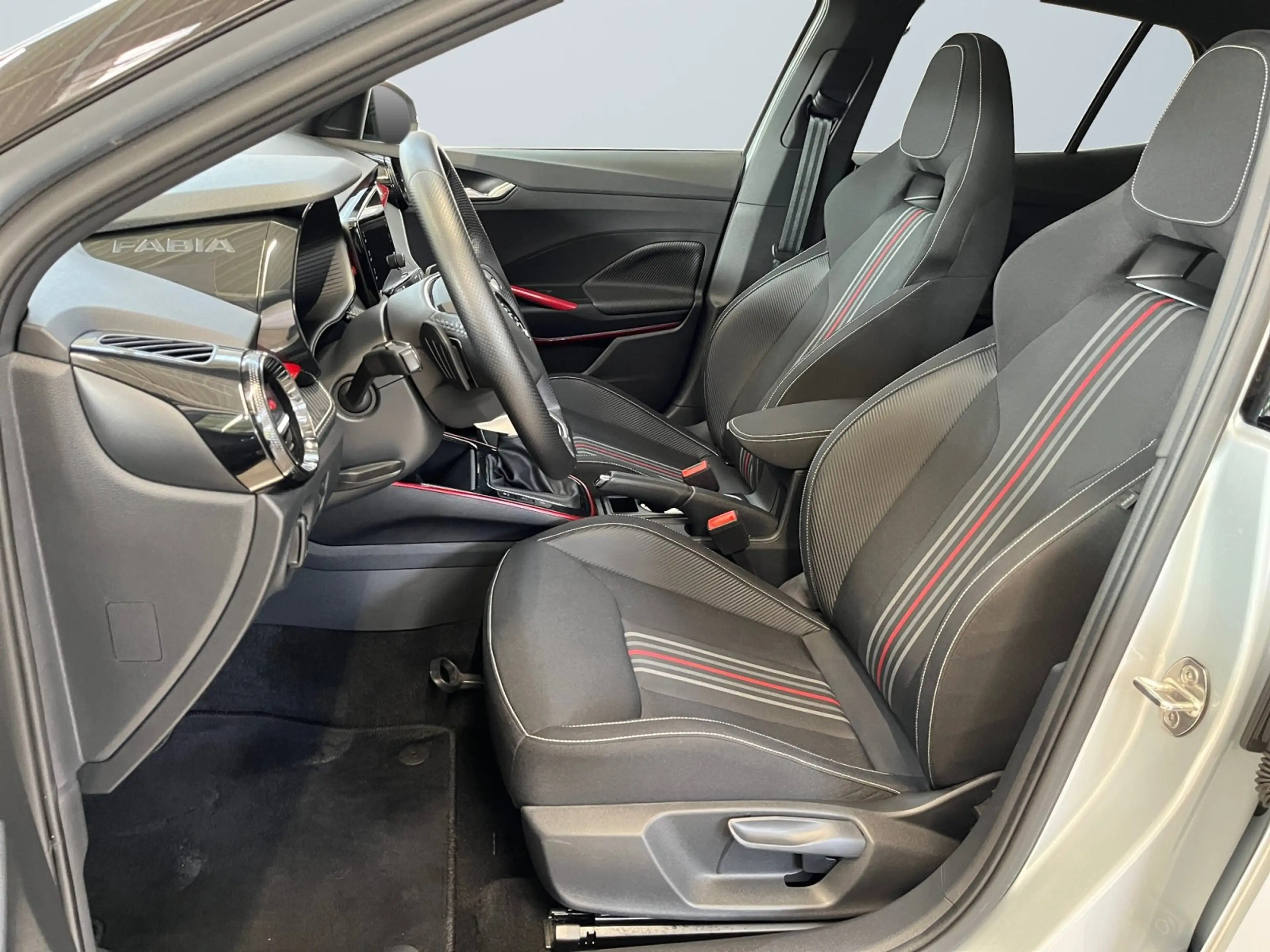 Skoda Fabia Monte Carlo 1.0TSI DSG Kamera SmartLink LED — photo 9