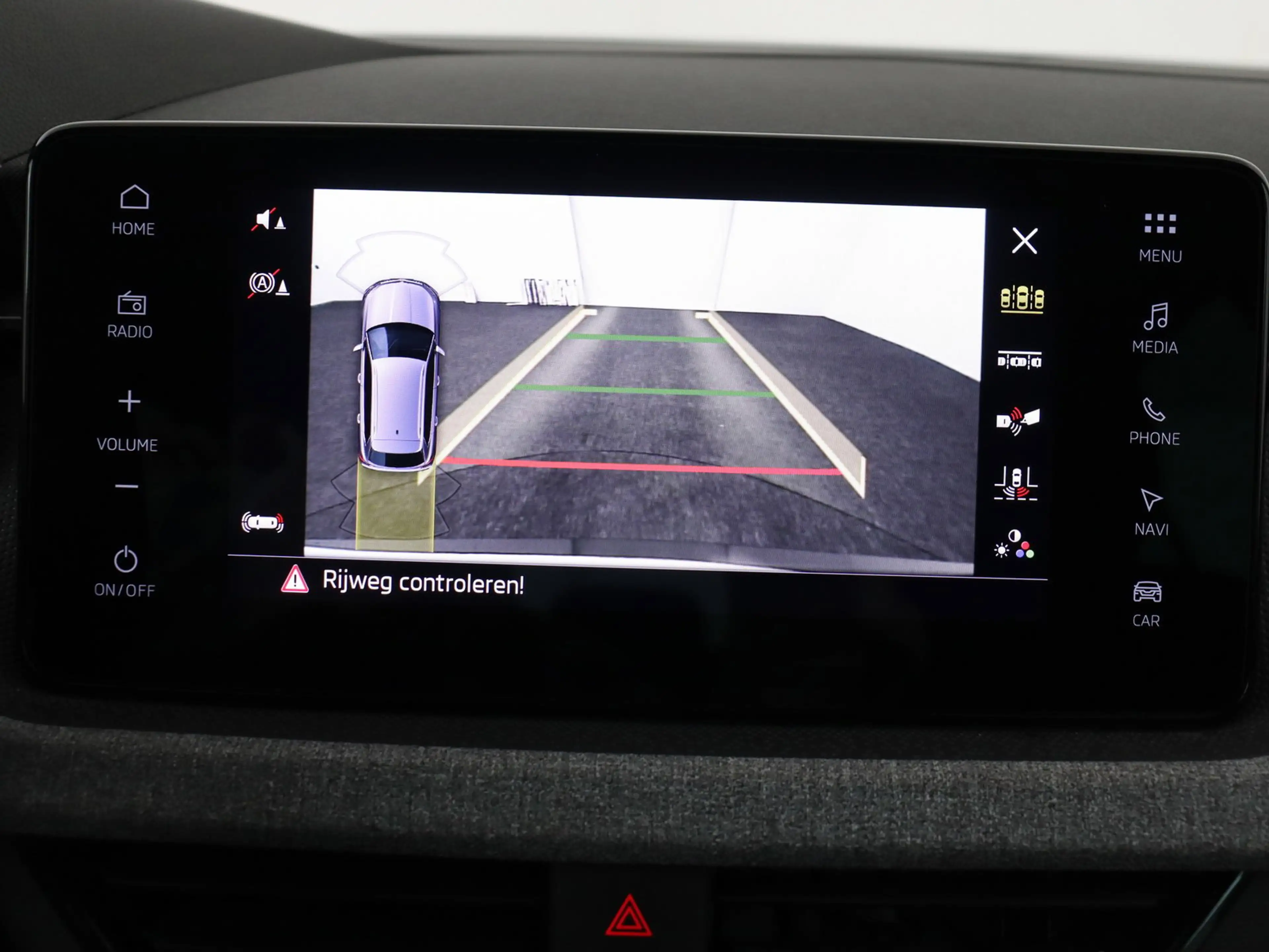 Skoda Kamiq Kamiq Corporate 1.0 TSI 85kW (115ch) DSG7 — photo 11