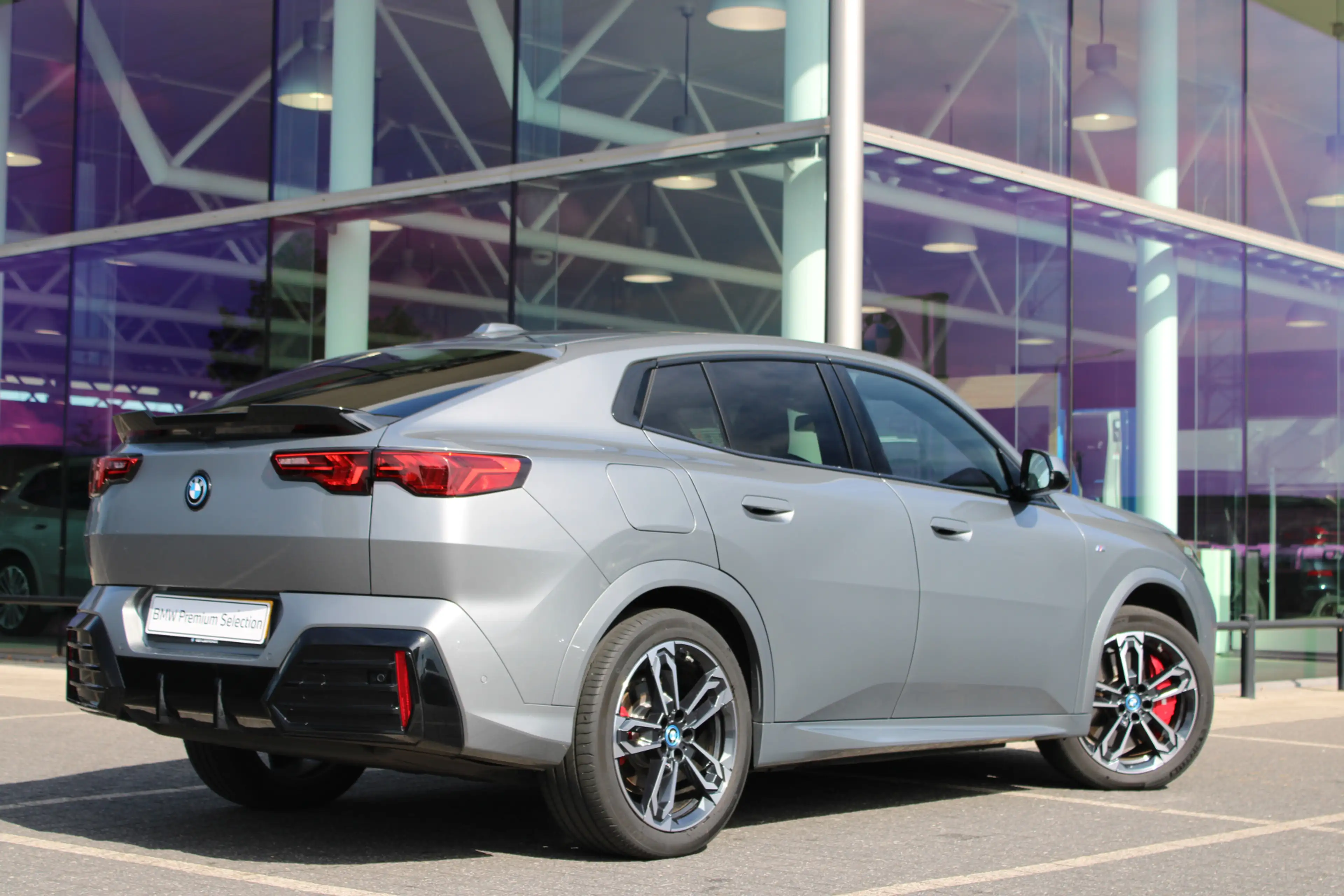 BMW iX2 xDrive30 M Sport / Sportstoelen / Comfort Access / — photo 5