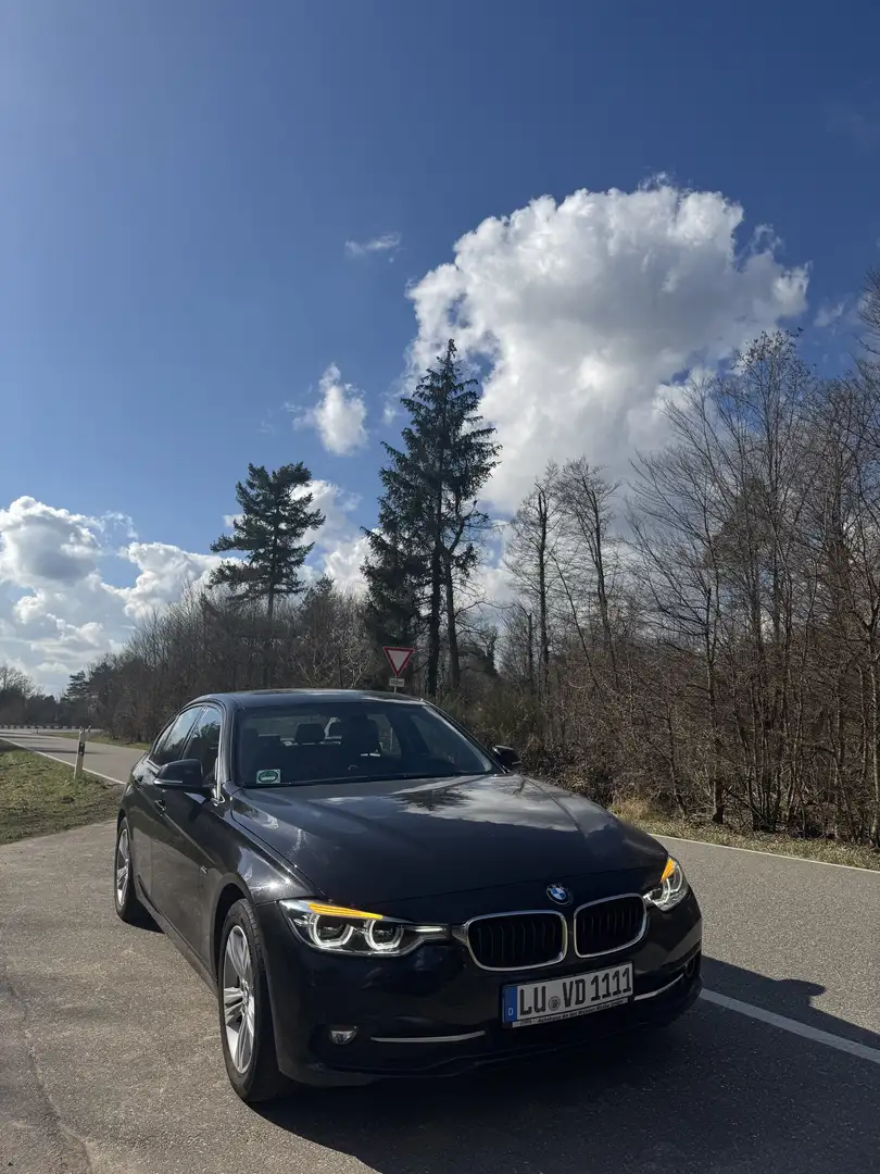 BMW 320 320 d xDrive Sport Line Schwarz - 2
