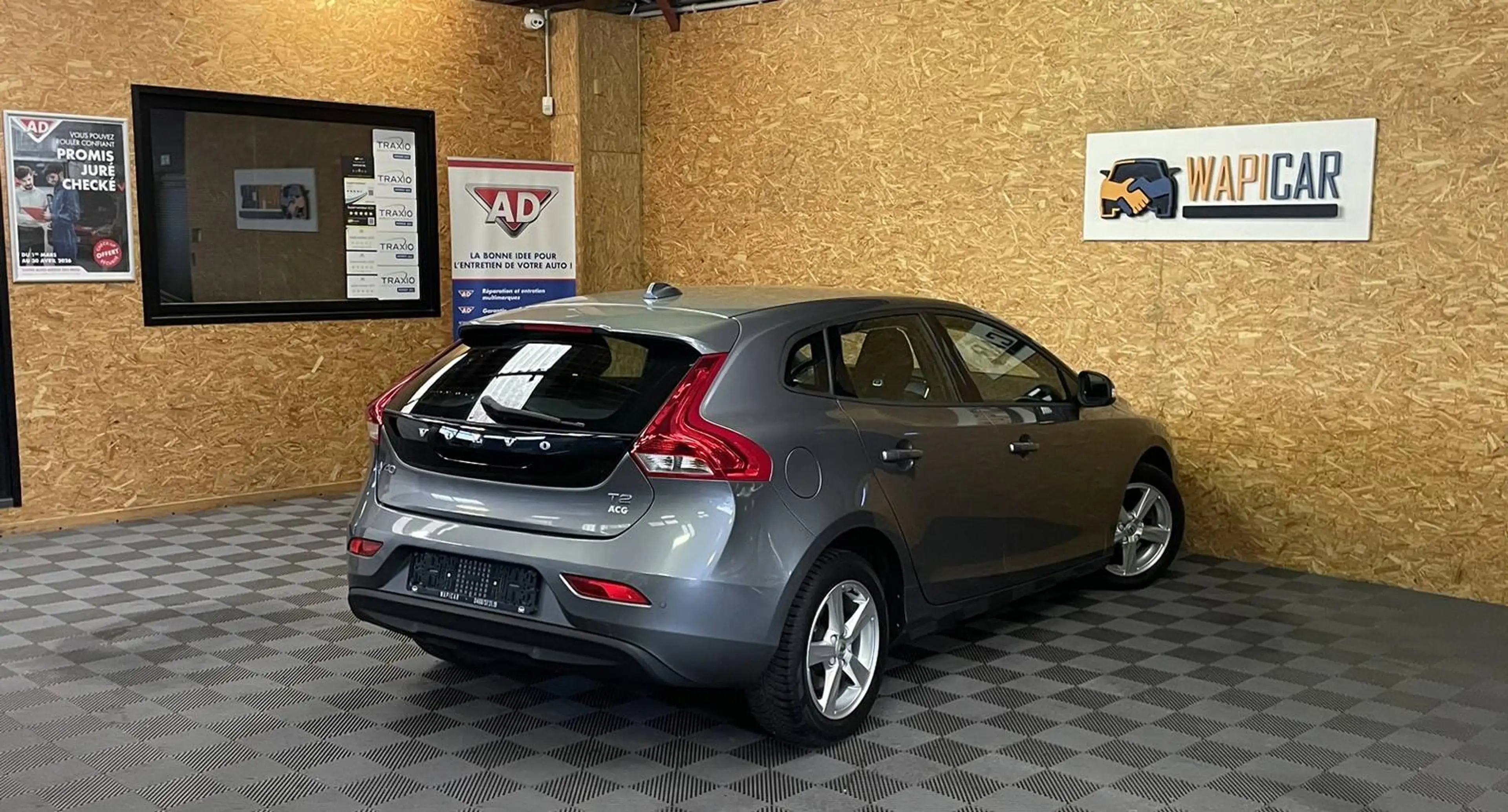 Volvo V40 2.0i * Garantie 1 à 3ans * TVA récupérable * — photo 3