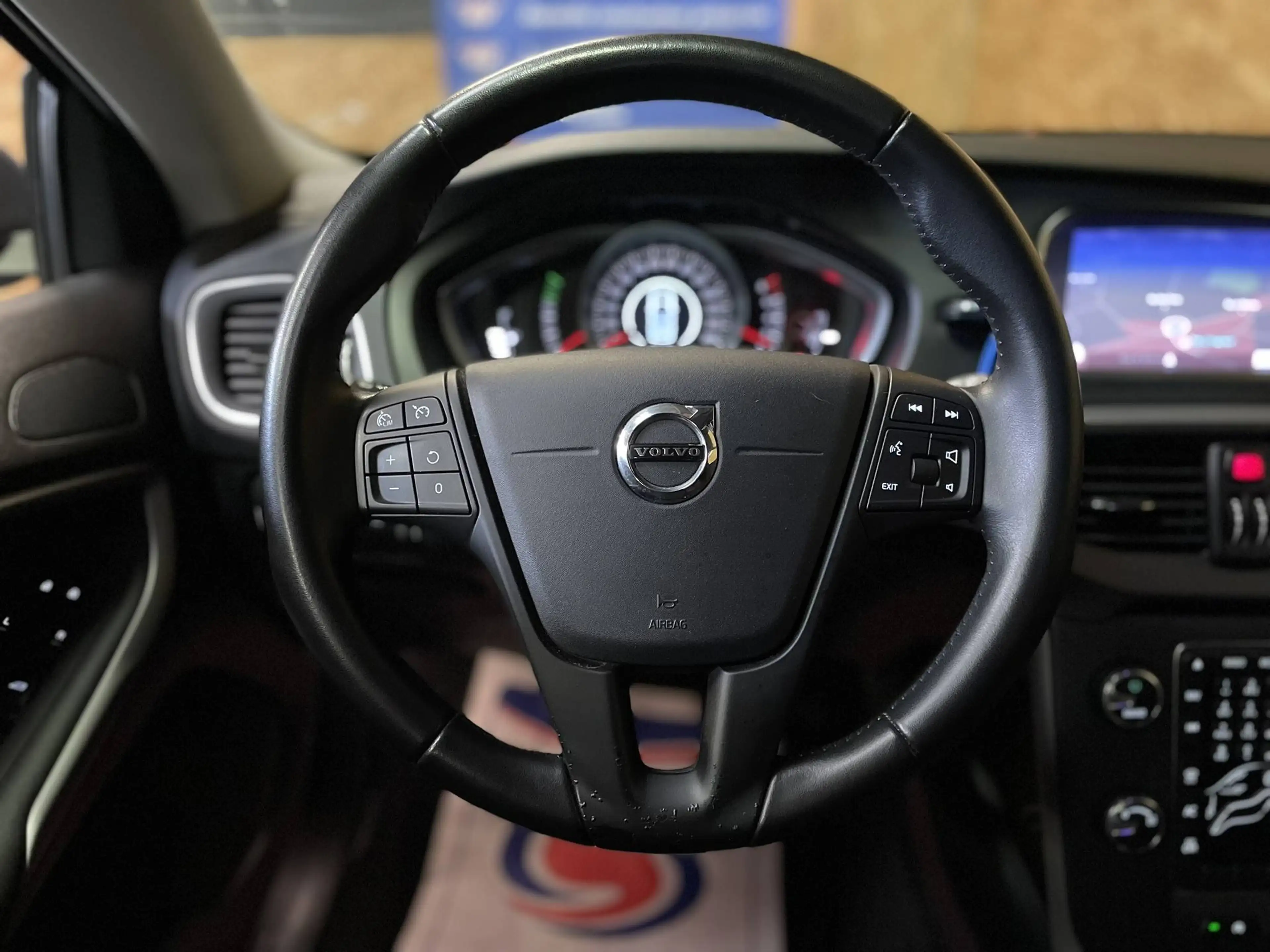 Volvo V40 2.0i * Garantie 1 à 3ans * TVA récupérable * — photo 9